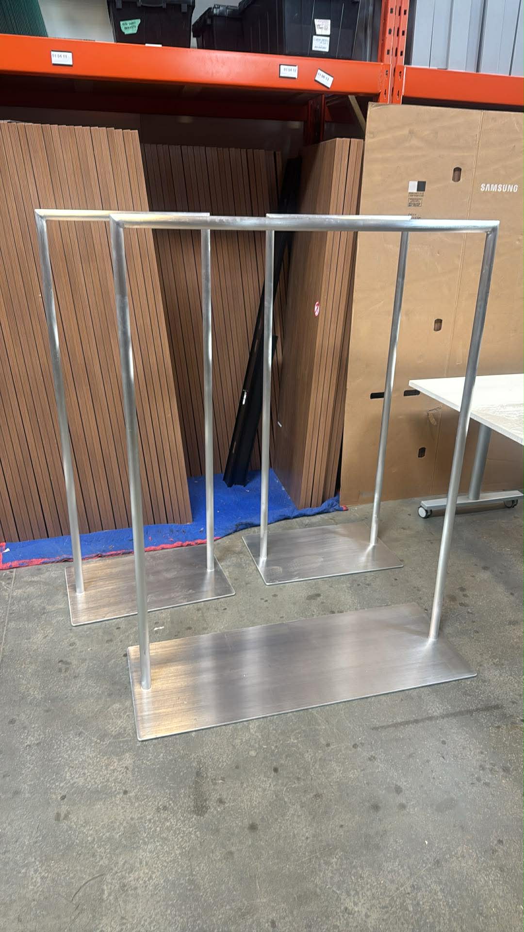 Custom Aluminum Clothing Rack