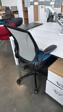 Load image into Gallery viewer, Used Humanscale Liberty Task Chair
