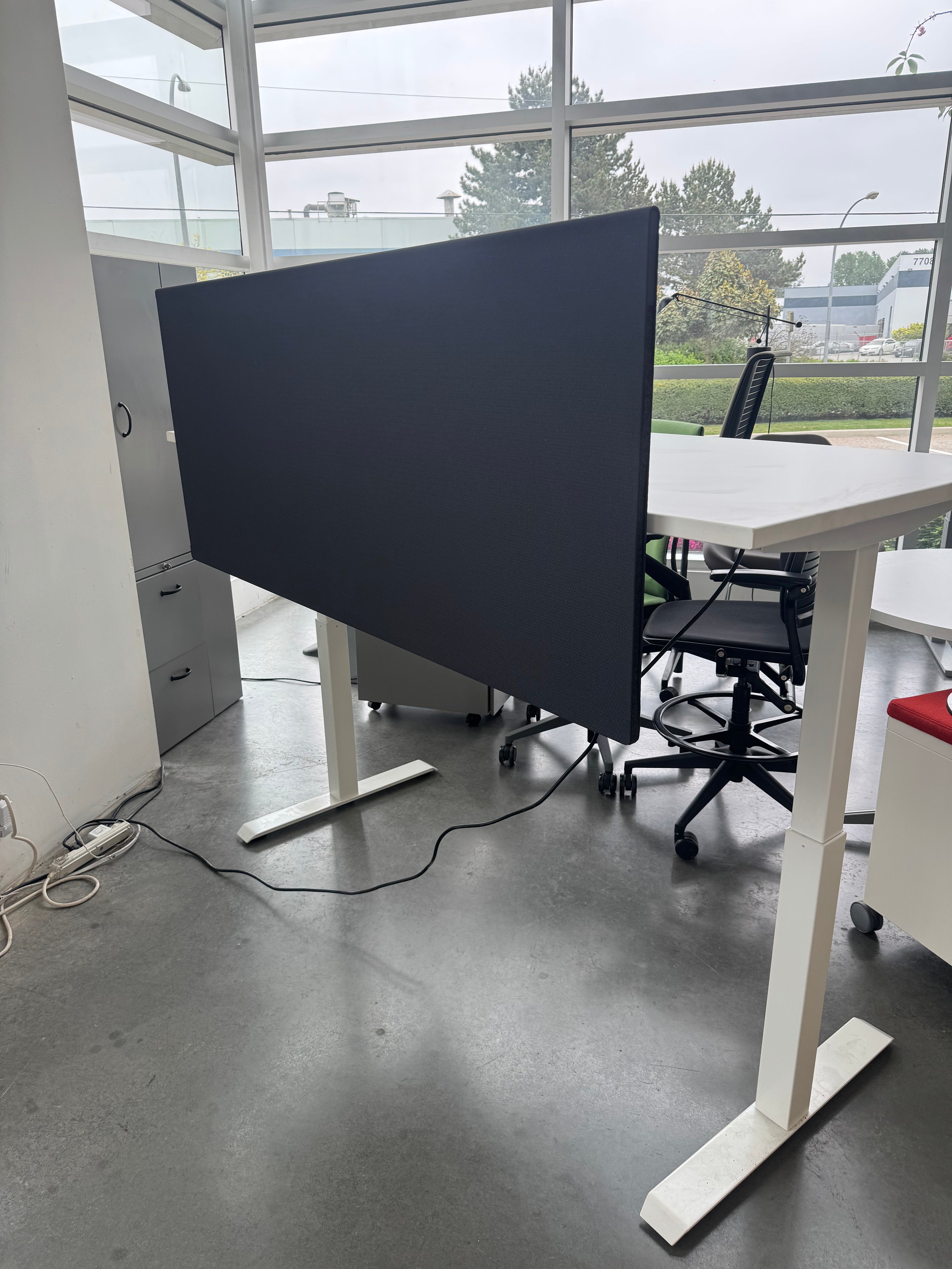 AMQ by Steelcase Sit-to-Stand Desk