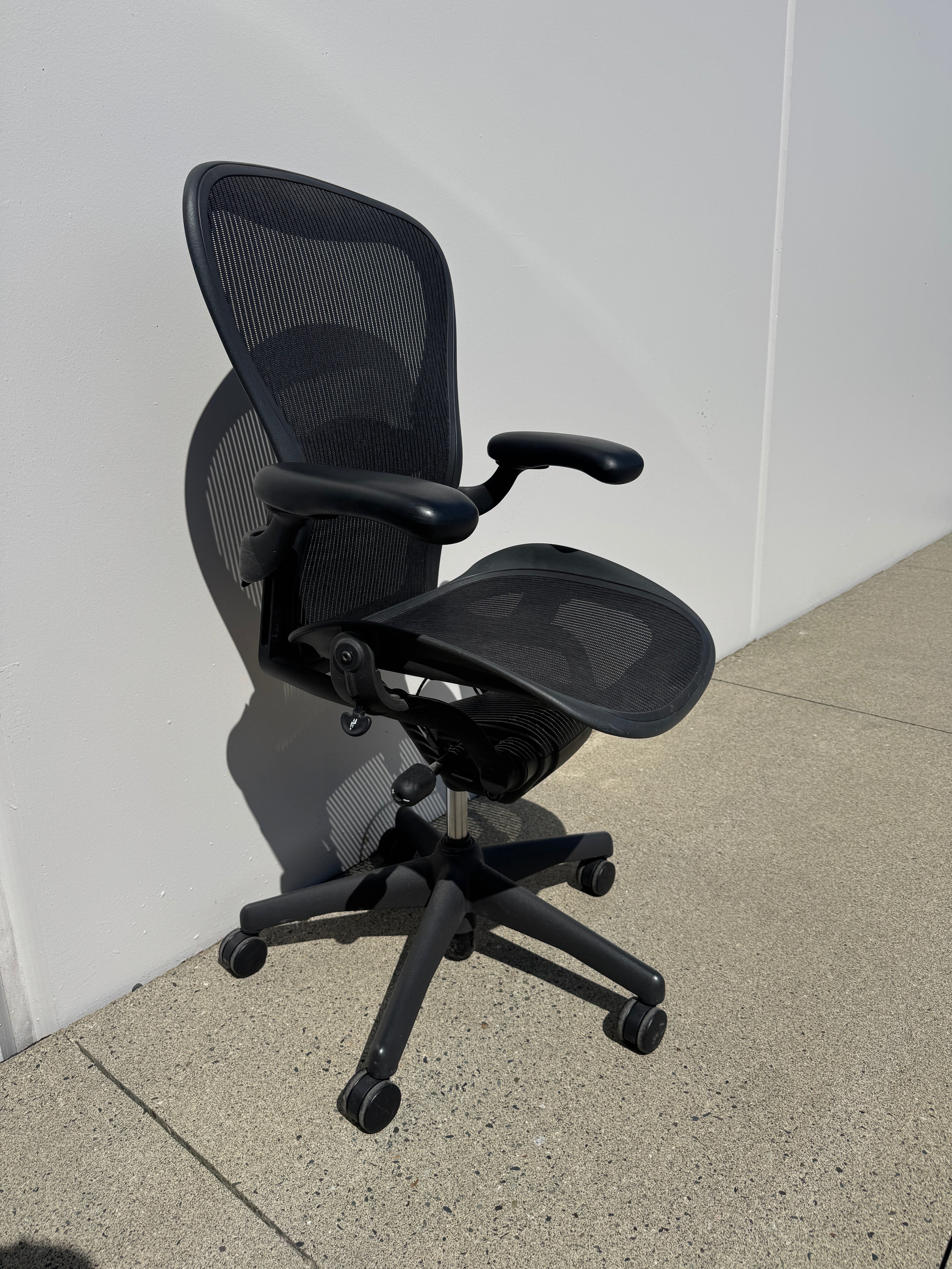 Herman Miller Aeron Chair – Size C (Large)