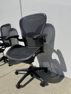 Herman Miller Aeron Chair – Size C (Large) NEW ARMPADS