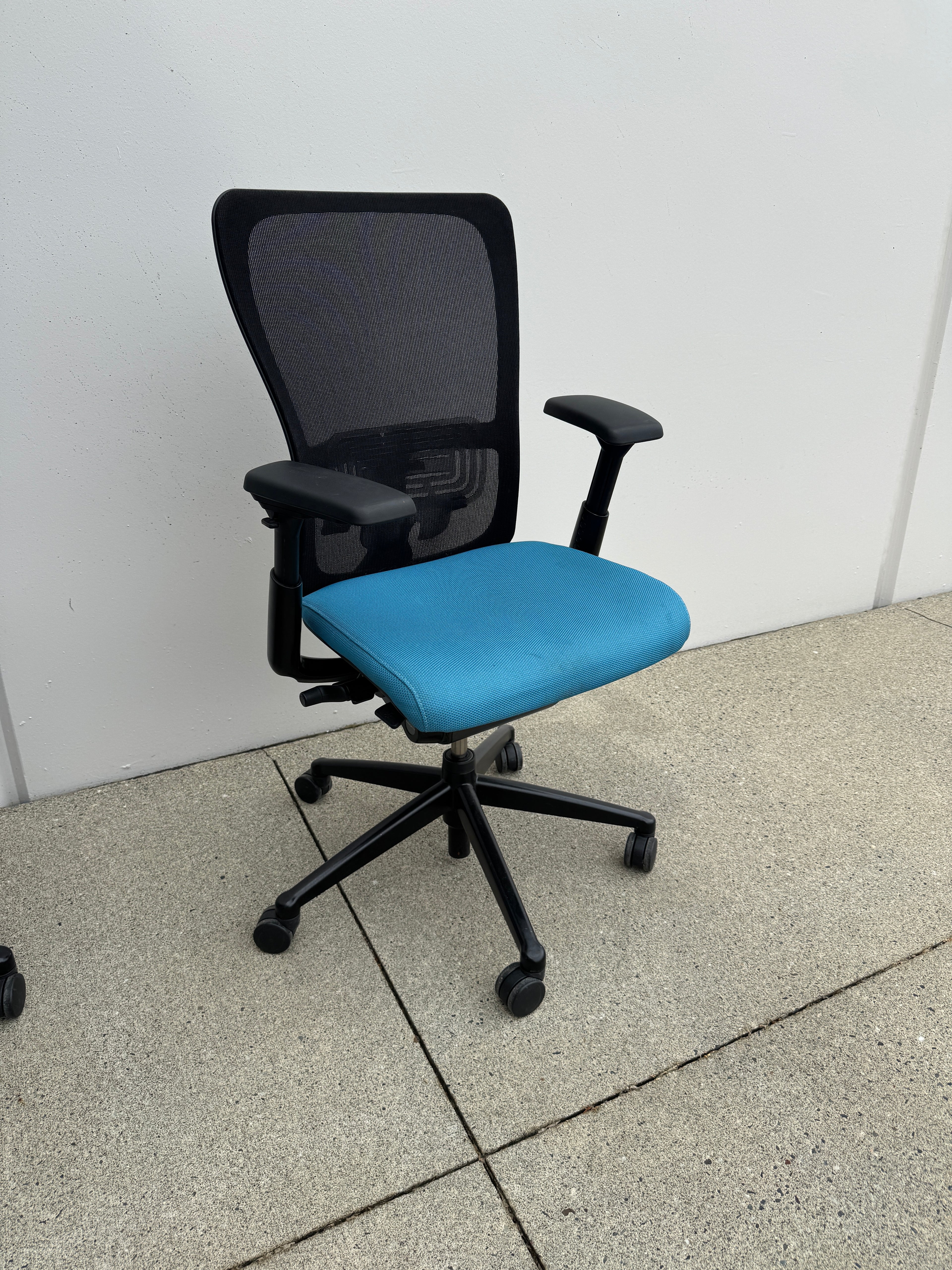 Haworth Zody Armless Ergonomic Task Chair