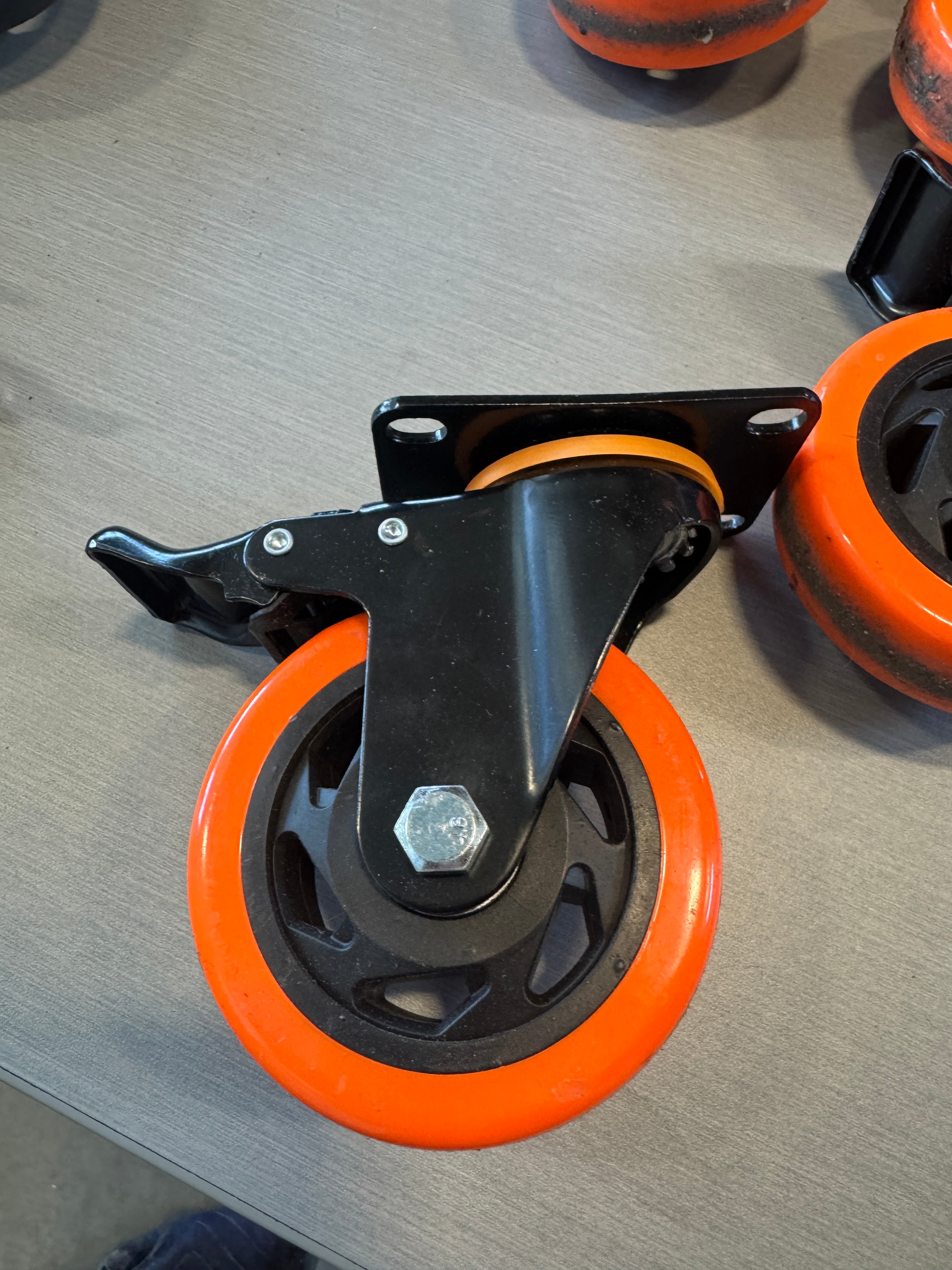Heavy-Duty / Industrial Locking Castor Wheels – Swivel Casters