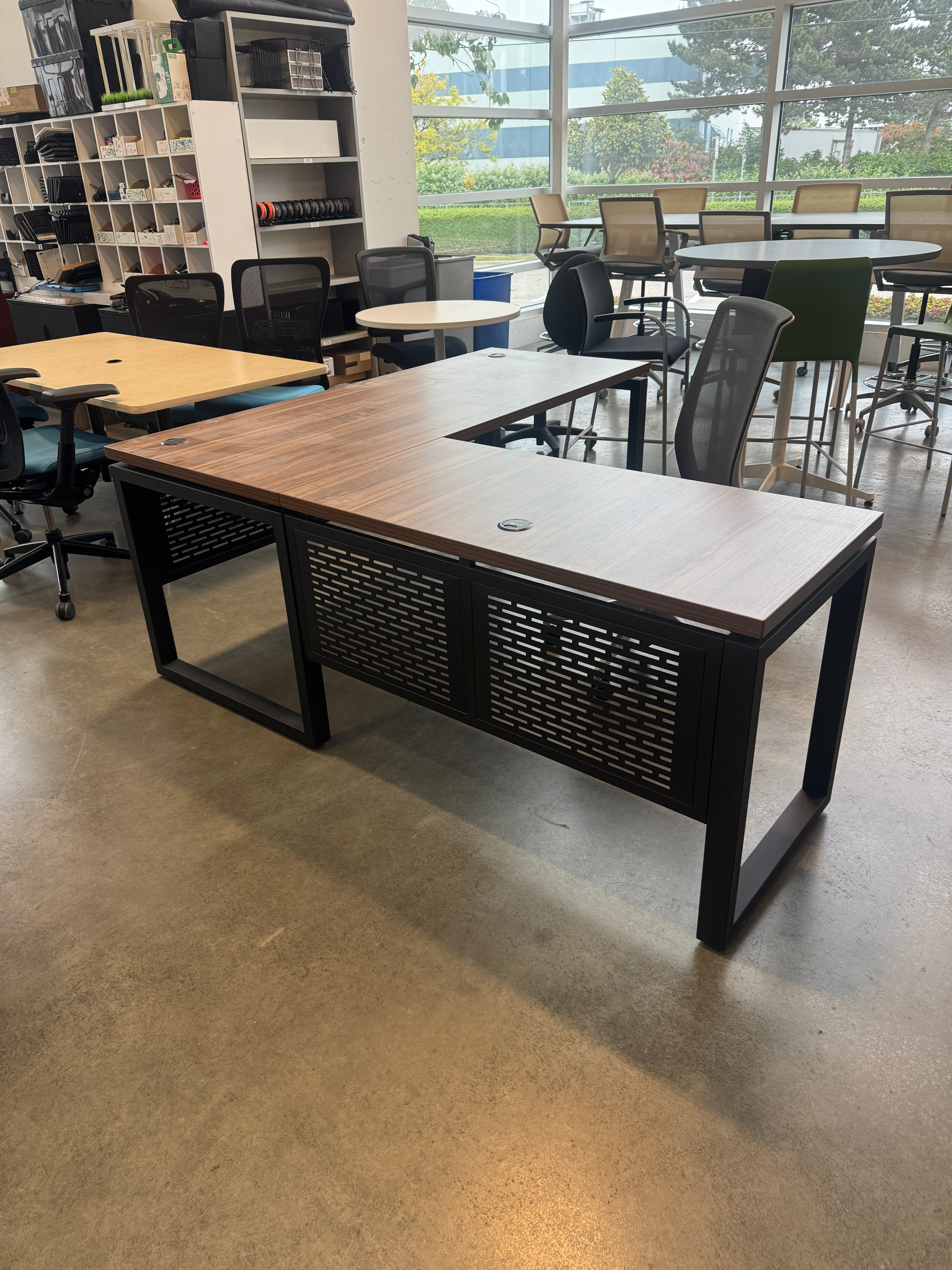 Modern Executive L-Shaped Desk Workstation