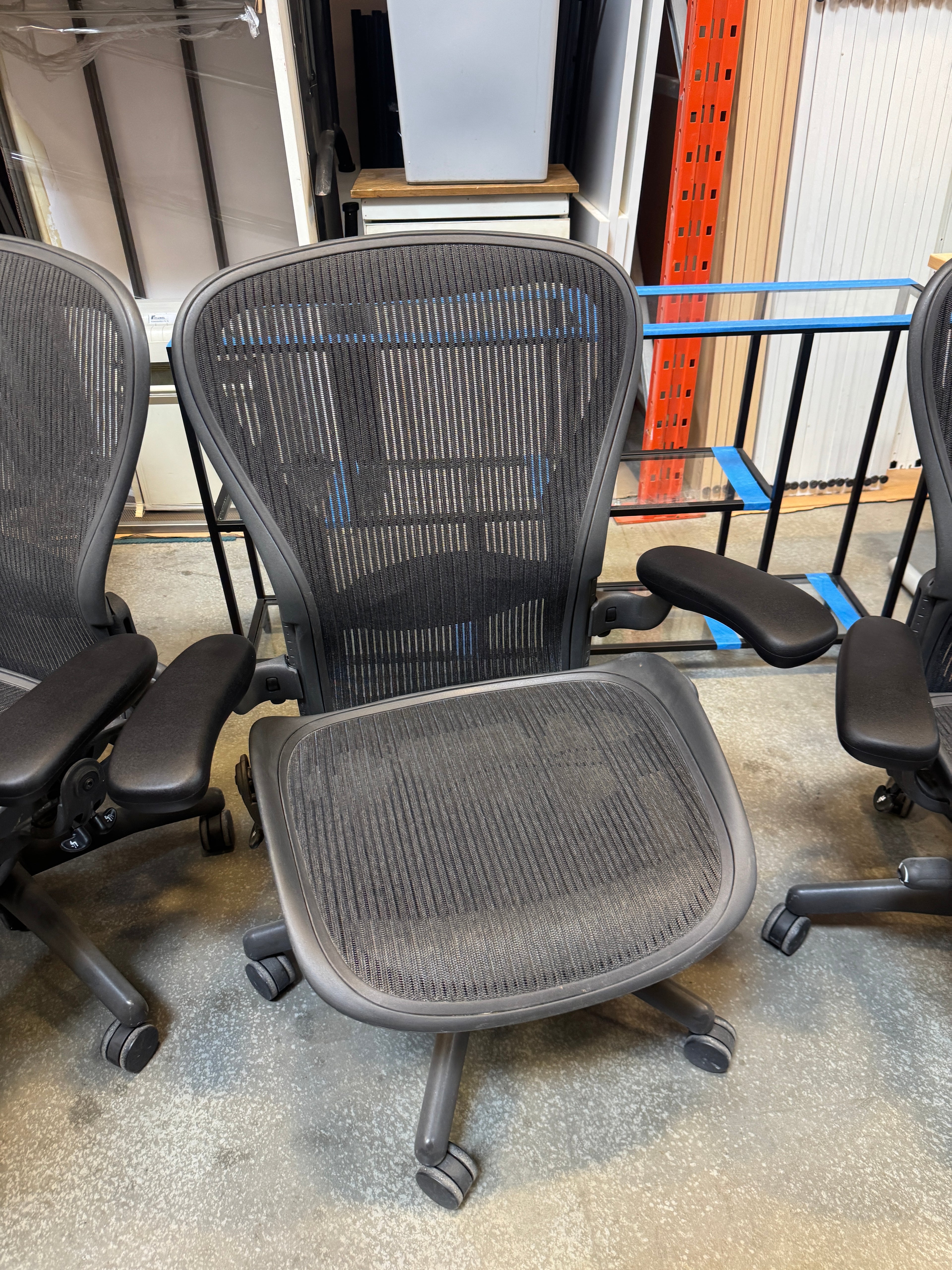 Herman Miller Aeron Chair – Size C (Large) NEW ARMPADS