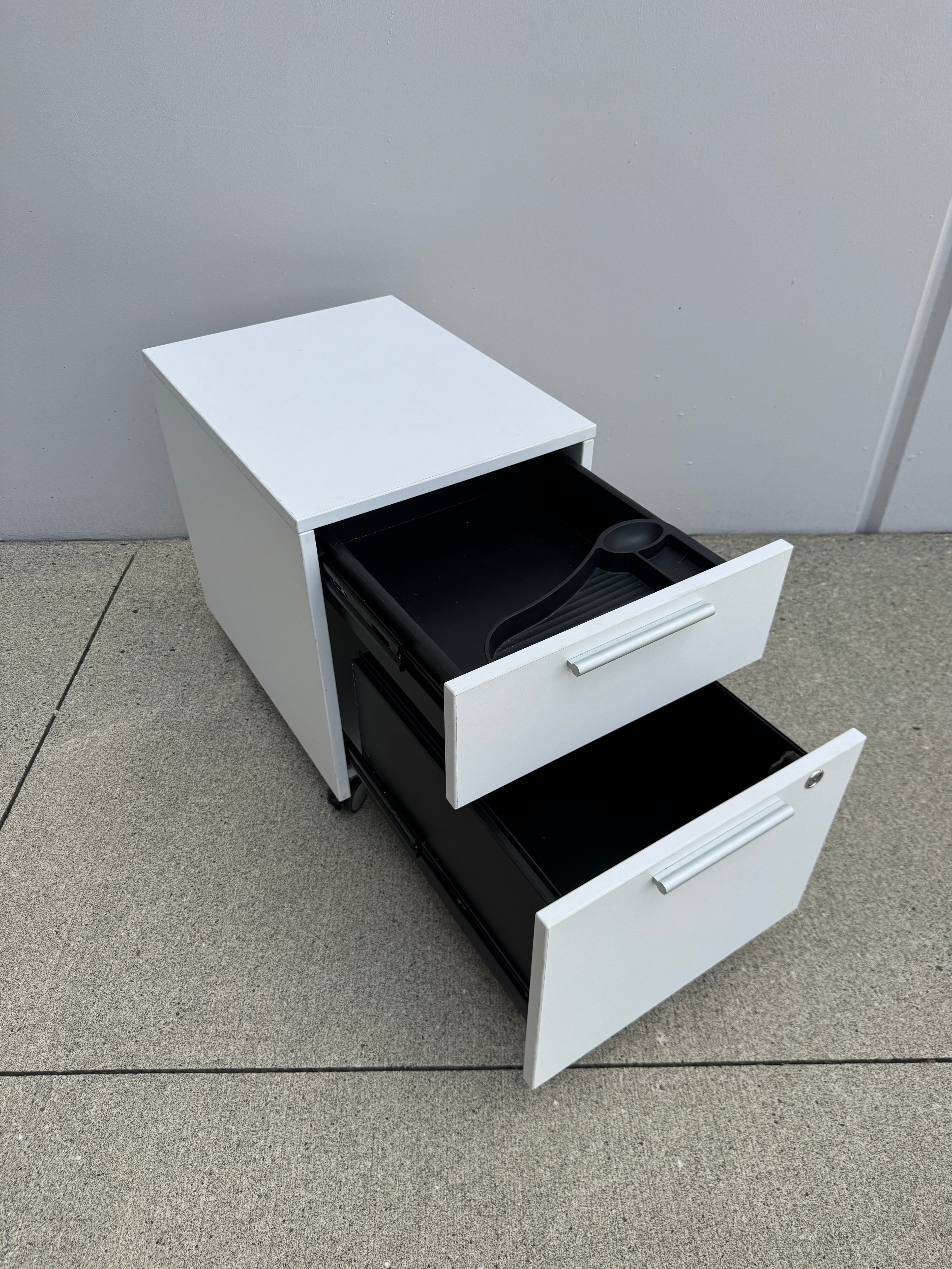 Artoplex Mobile Pedestal – Locking File Cabinet with Key