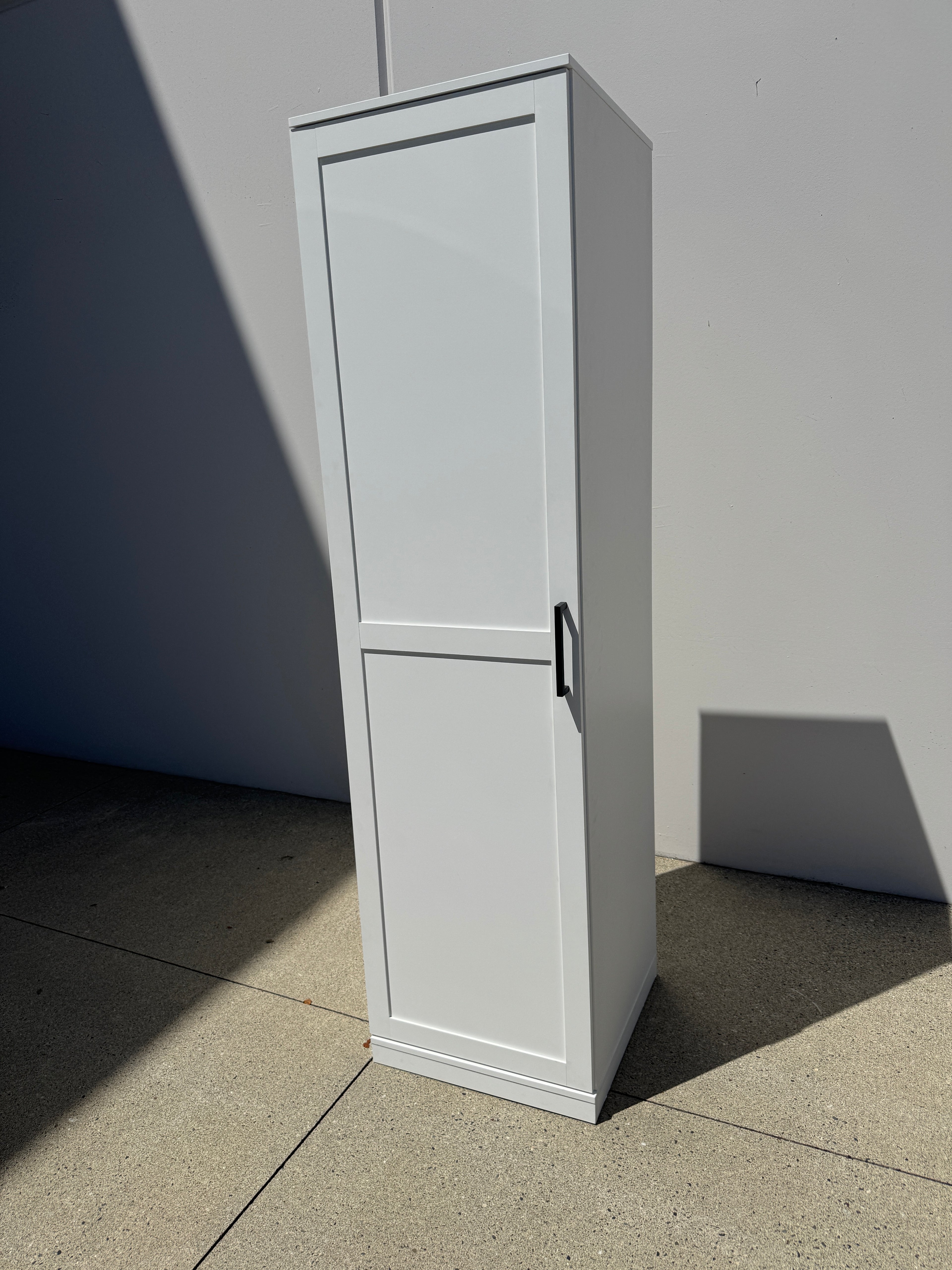 Modern White Wardrobe / Storage Cabinet – Soft-Close Doors