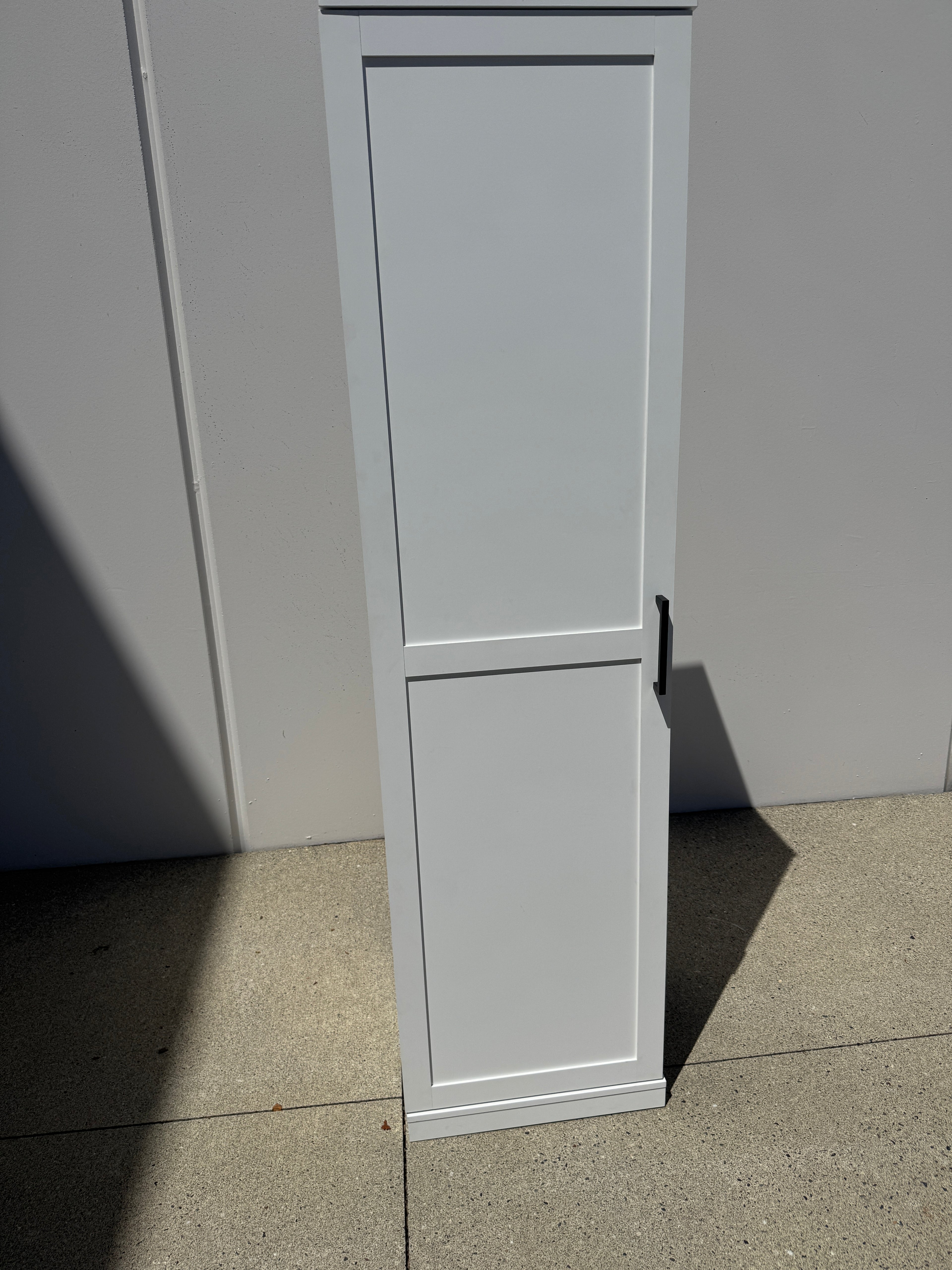 Modern White Wardrobe / Storage Cabinet – Soft-Close Doors