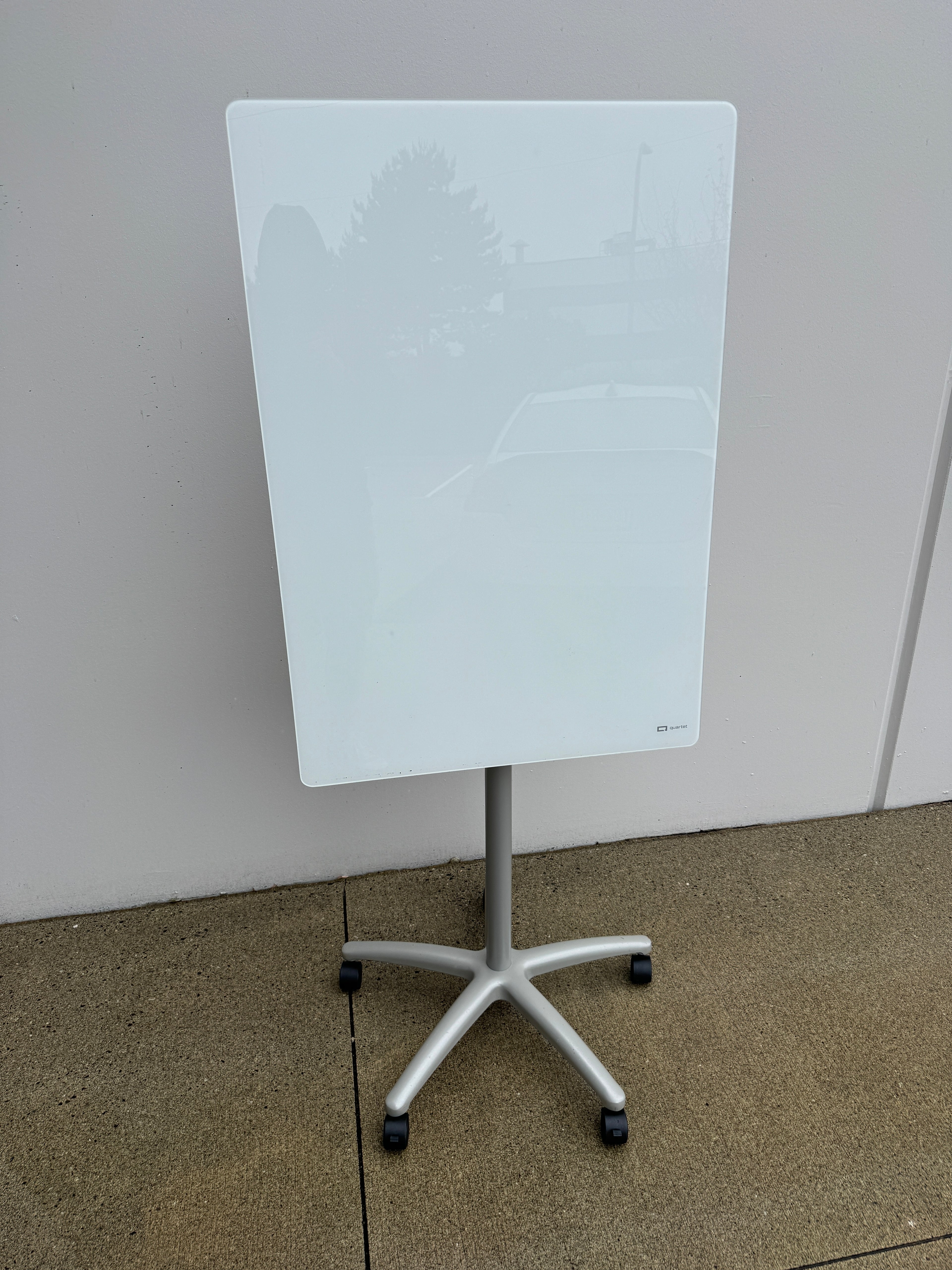 Quartet Glass Magnetic Mobile Whiteboard / Easel