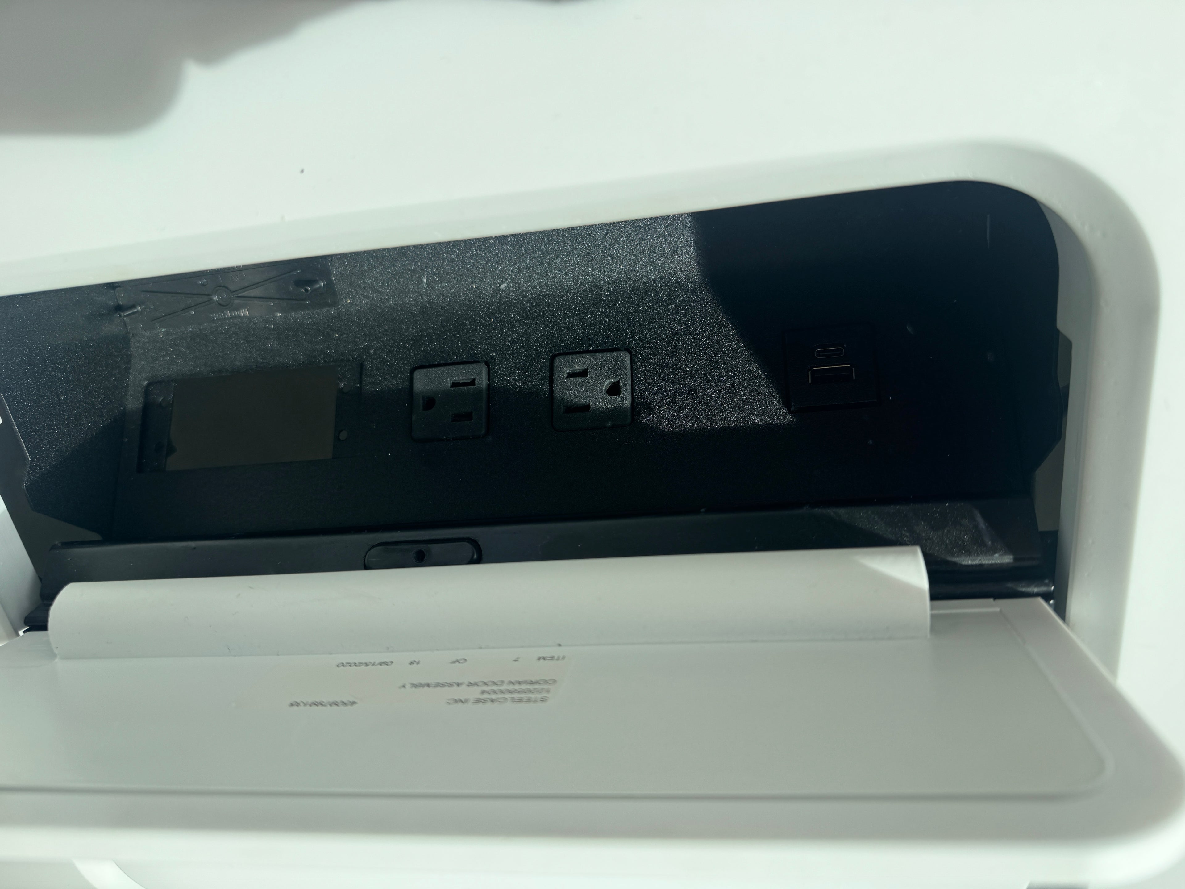 Steelcase Flex Powered Conference Table | USB-C, USB & Power