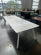 Steelcase Flex Powered Conference Table | USB-C, USB & Power
