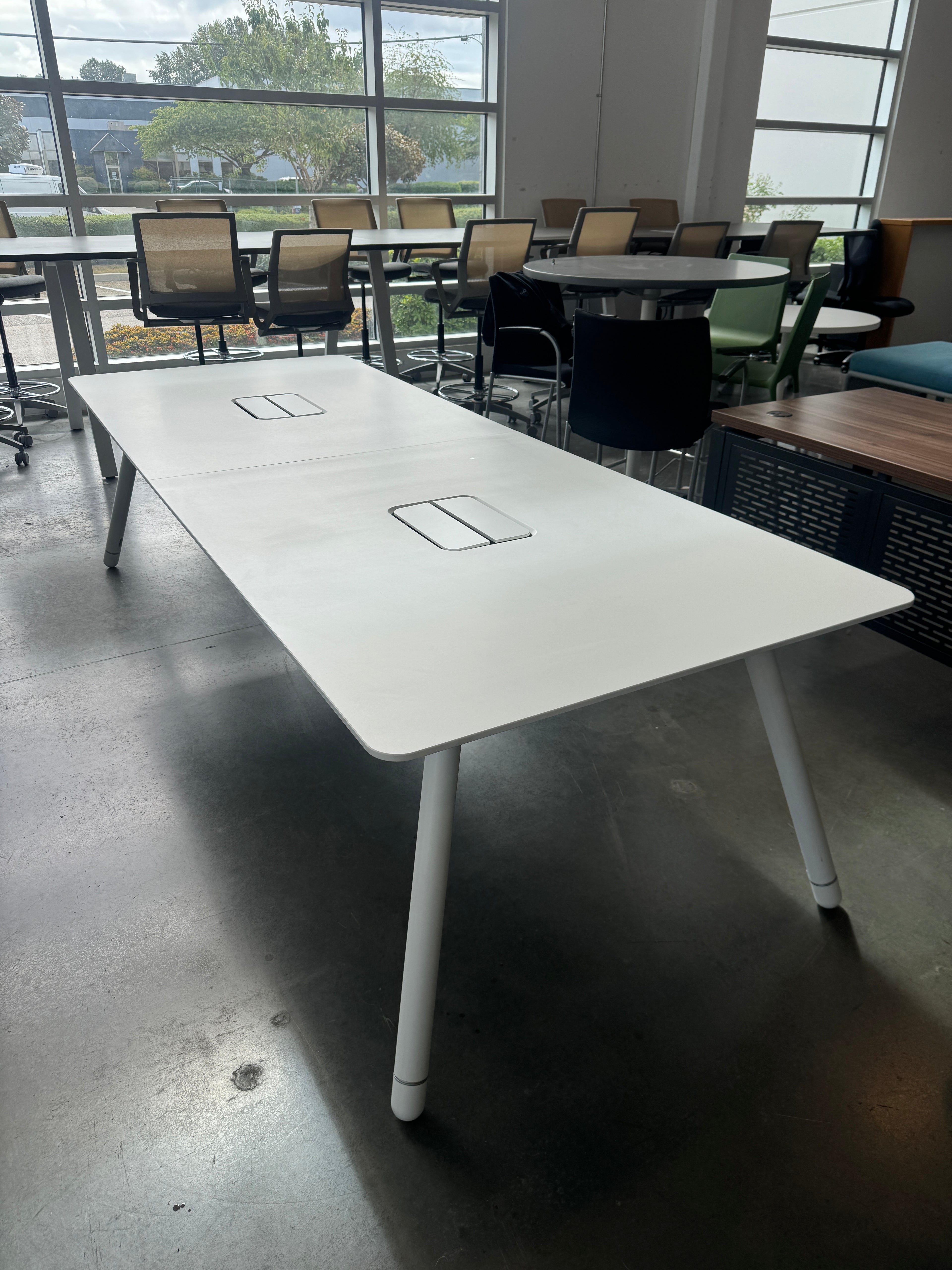 Steelcase Flex Powered Conference Table | USB-C, USB & Power