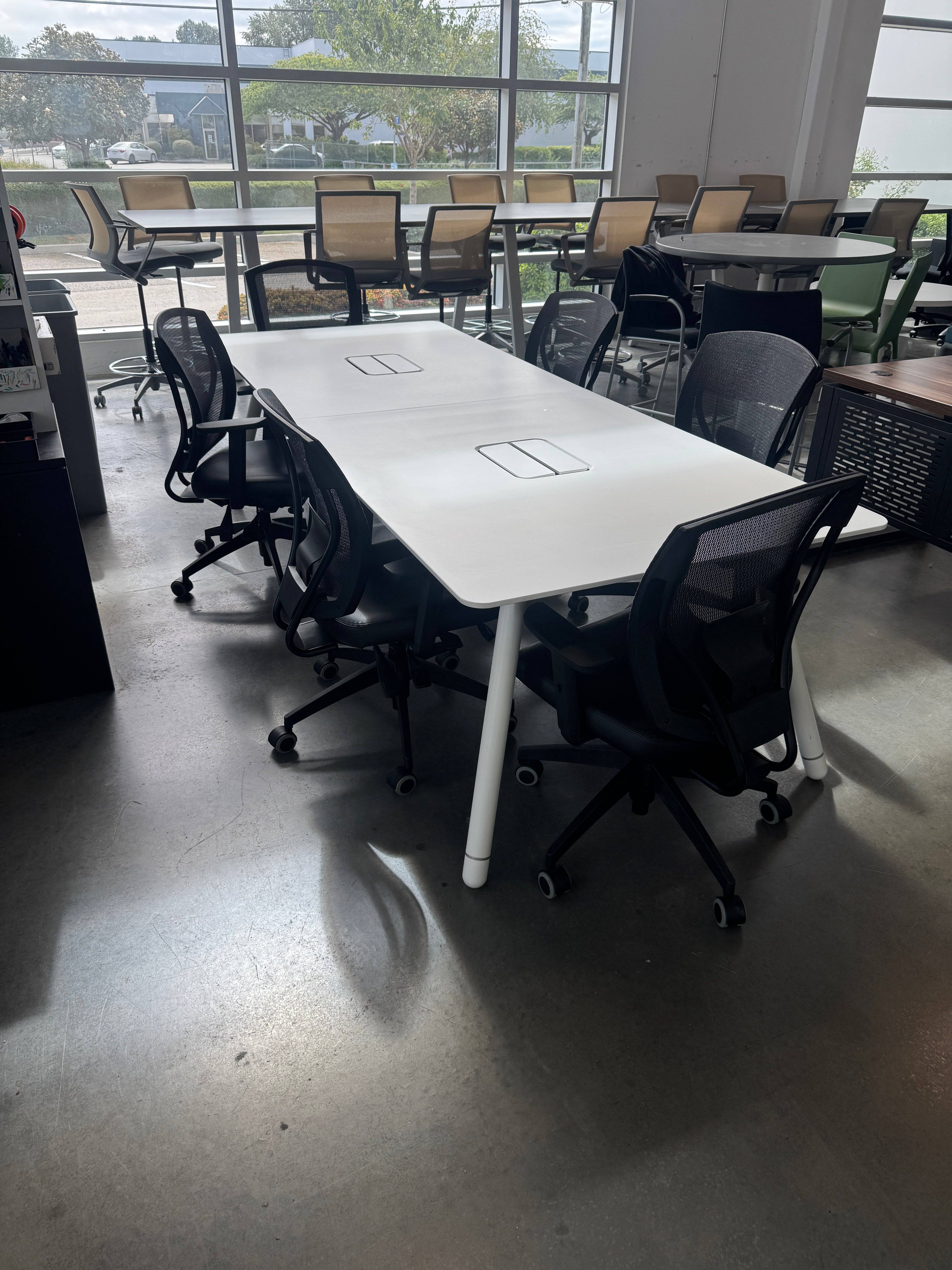 Steelcase Flex Powered Conference Table | USB-C, USB & Power