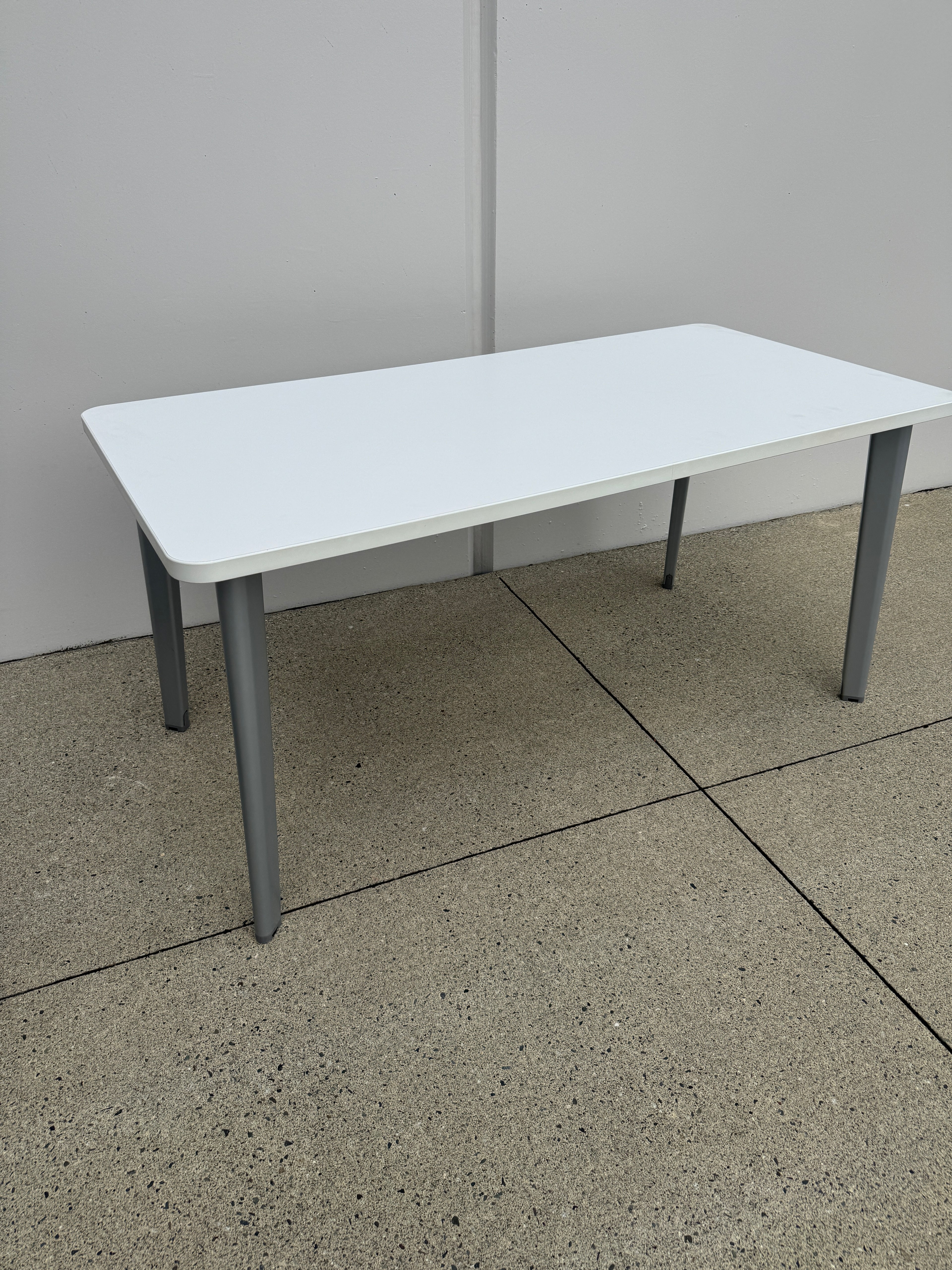 White Steelcase 60x30 Desk