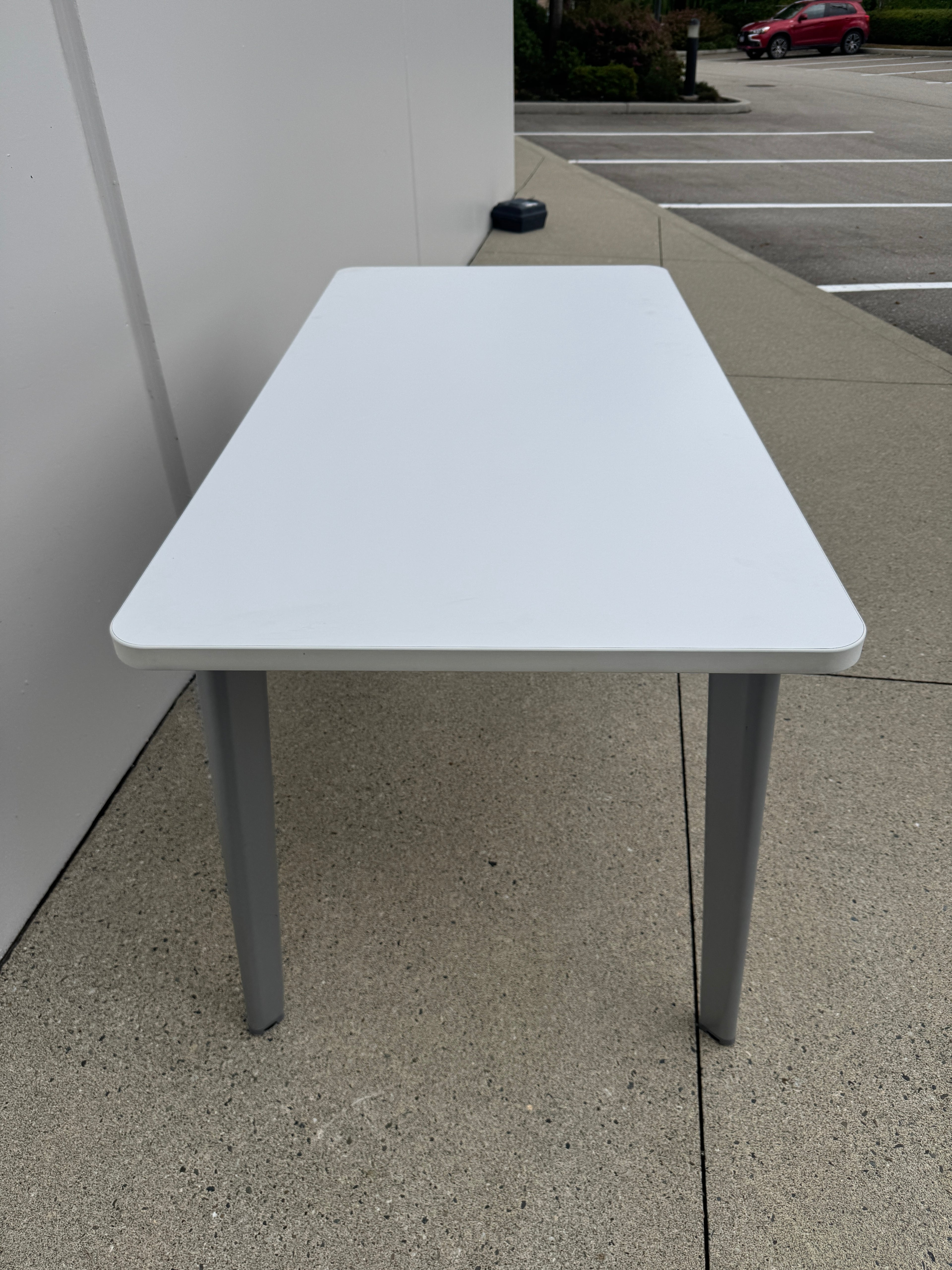 White Steelcase 60x30 Desk