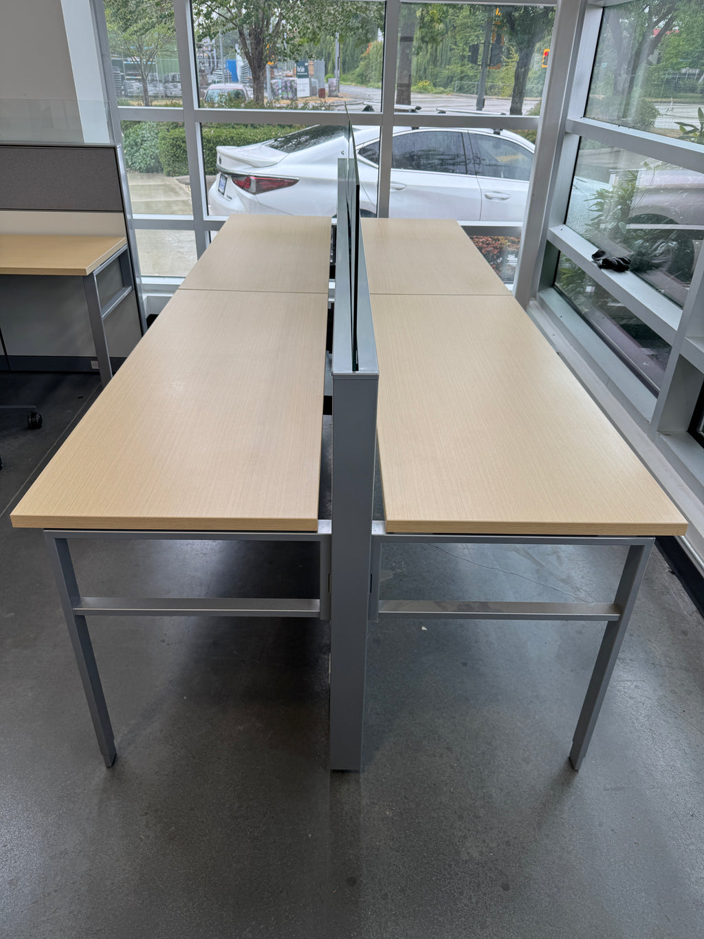 Herman Miller Canvas Open Concept Workstations – 4 Person Pod w/ Glass Privacy