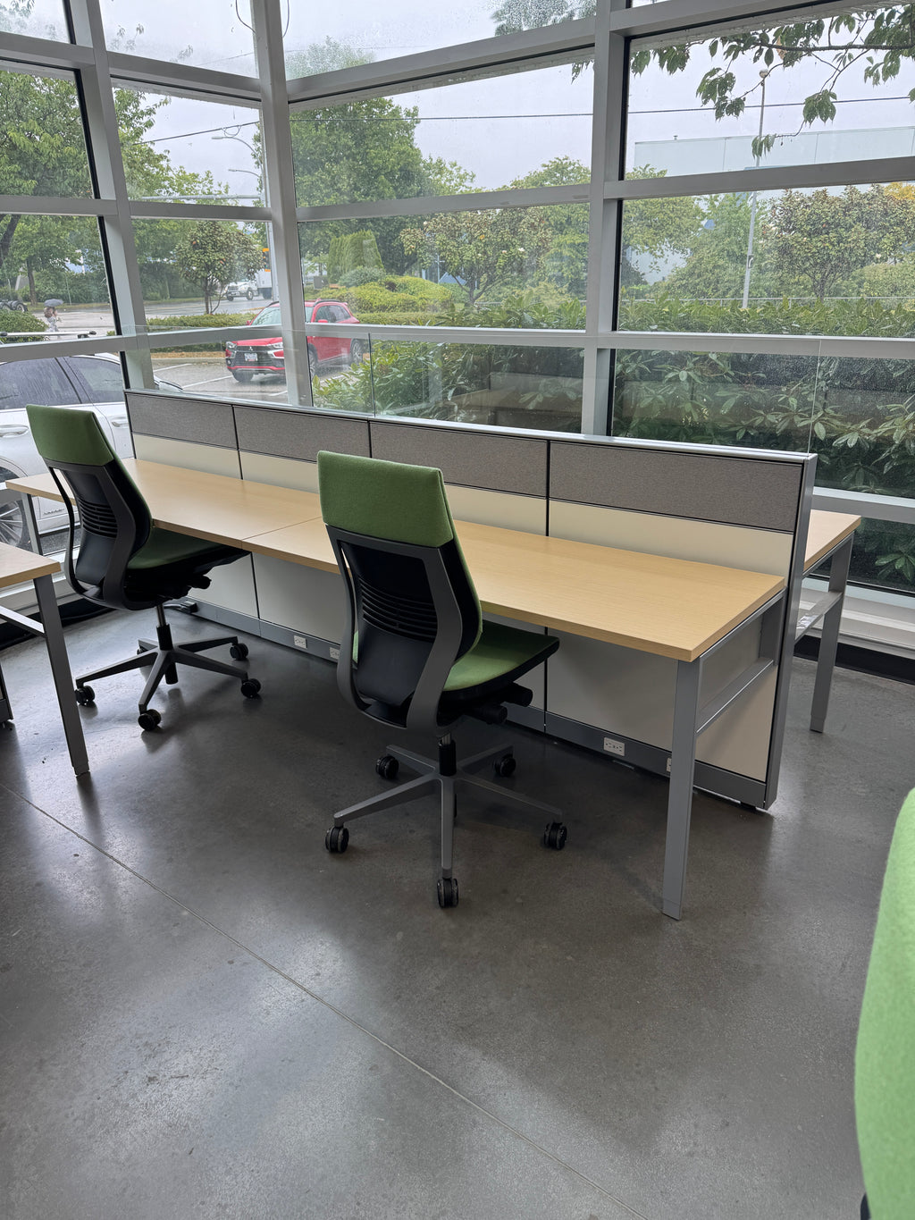 Herman Miller Canvas Open Concept Workstations – 4 Person Pod w/ Glass Privacy