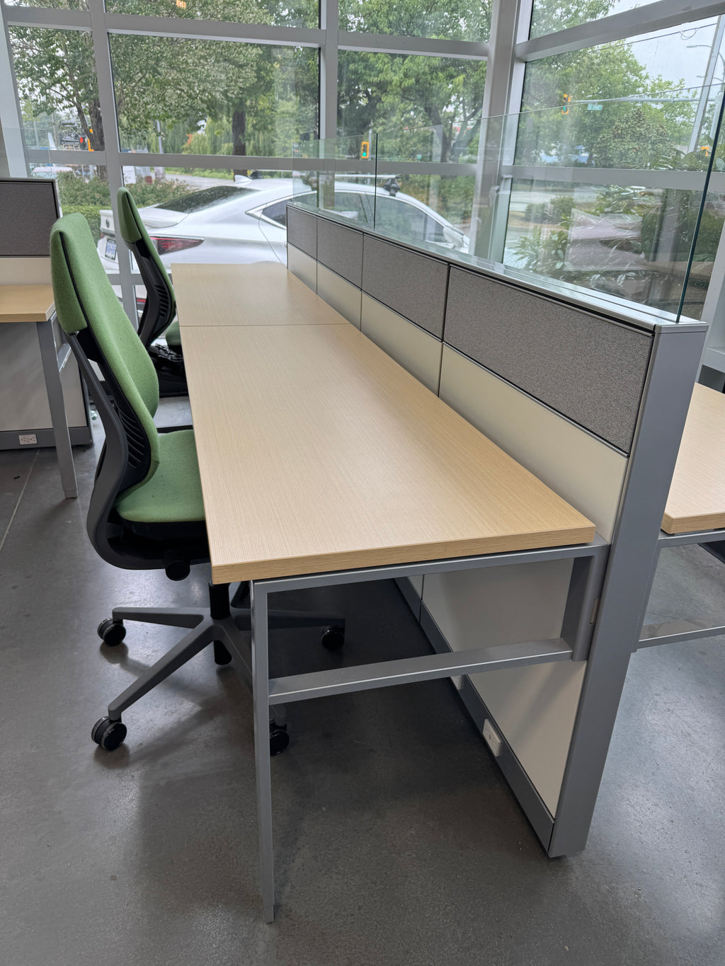 Herman Miller Canvas Open Concept Workstations – 4 Person Pod w/ Glass Privacy