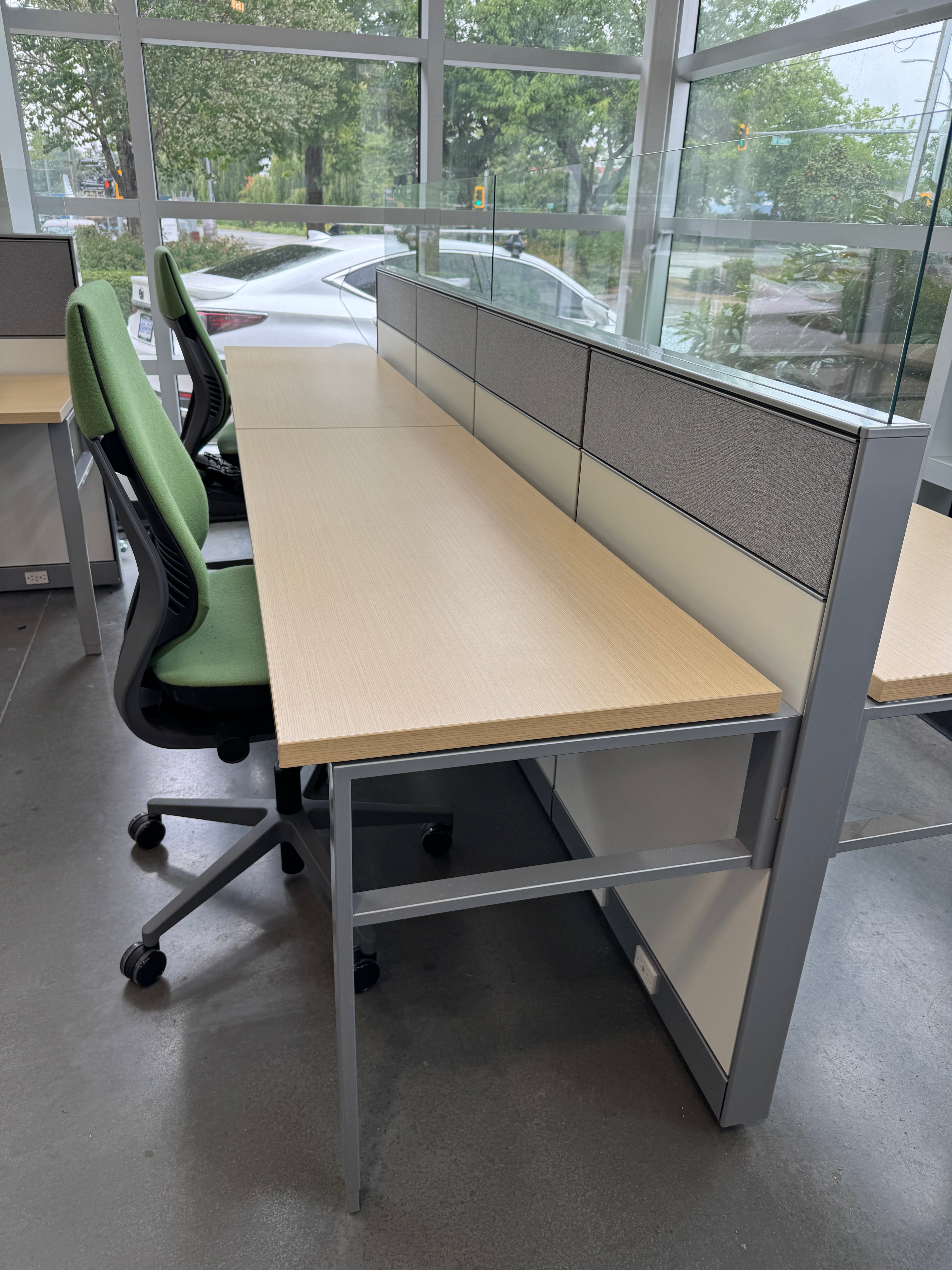 Herman Miller Canvas Open Concept Workstations – 4 Person Pod w/ Glass Privacy