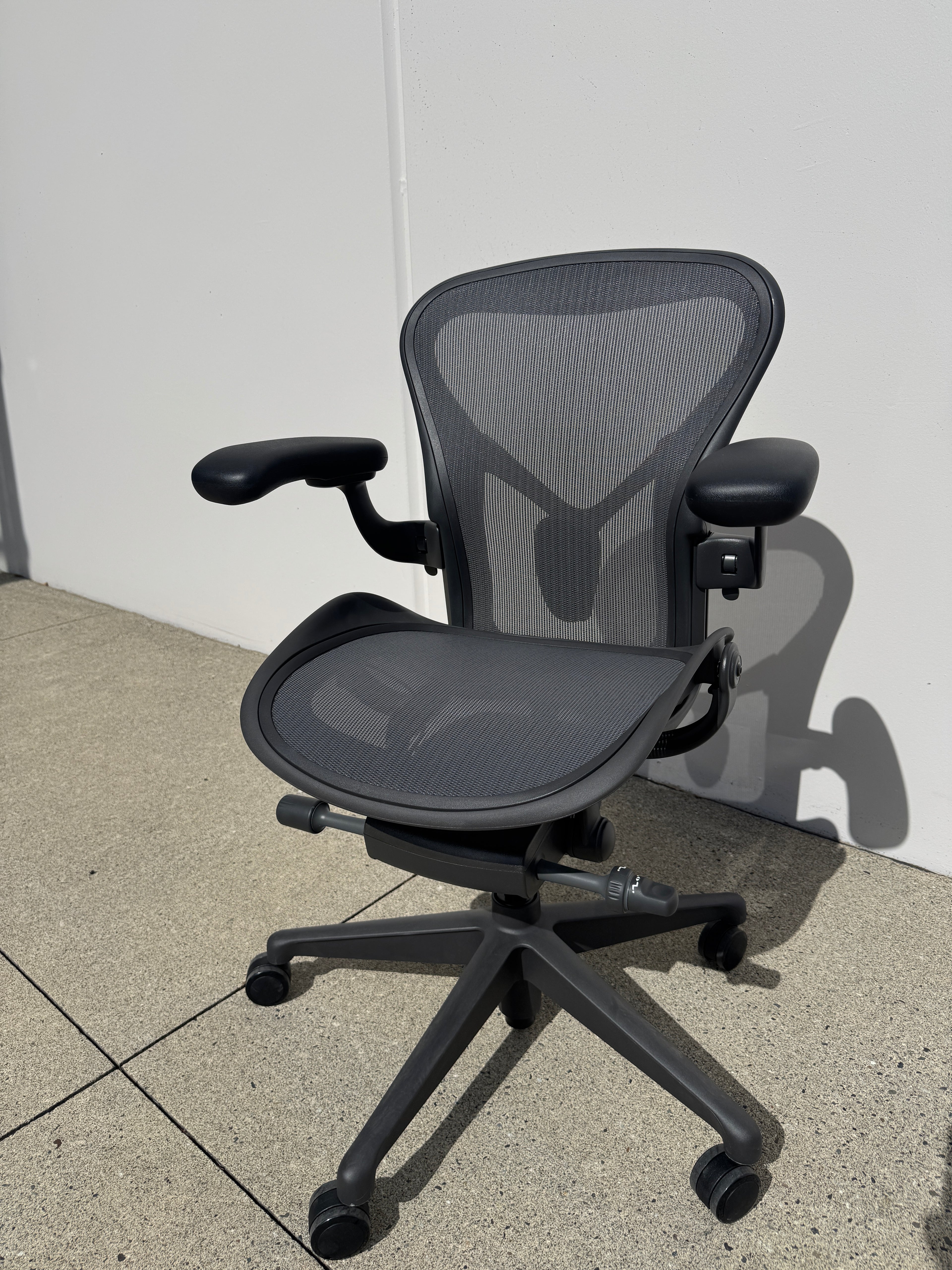 OPEN BOX - Herman Miller Aeron Remastered Chair – Size A