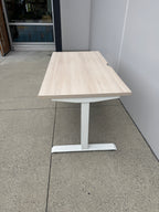 Steelcase AMQ Electric Sit-Stand Desk – 60" x 30" | Optional Privacy Panel