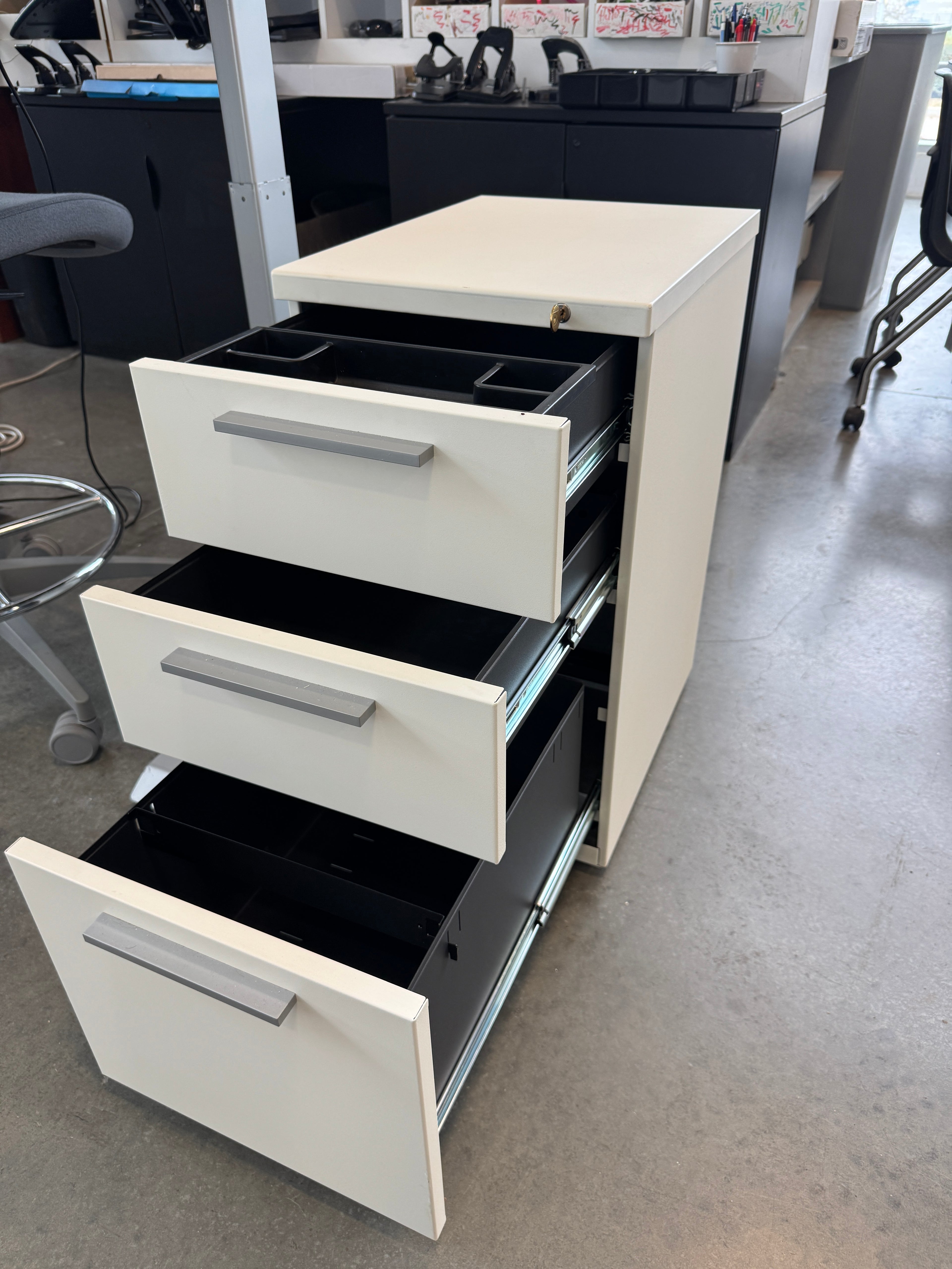 Herman Miller 3-Drawer Pedestal – Locking