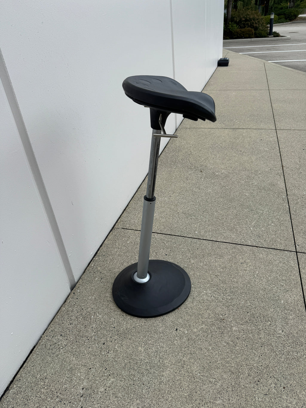 Focal Upright Pivot Active Standing Stool