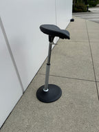 Focal Upright Pivot Active Standing Stool