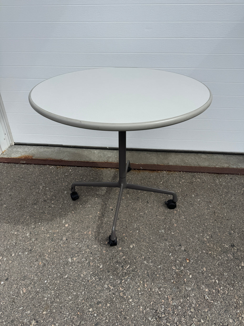 Herman Miller Eames Rolling Round Meeting Table