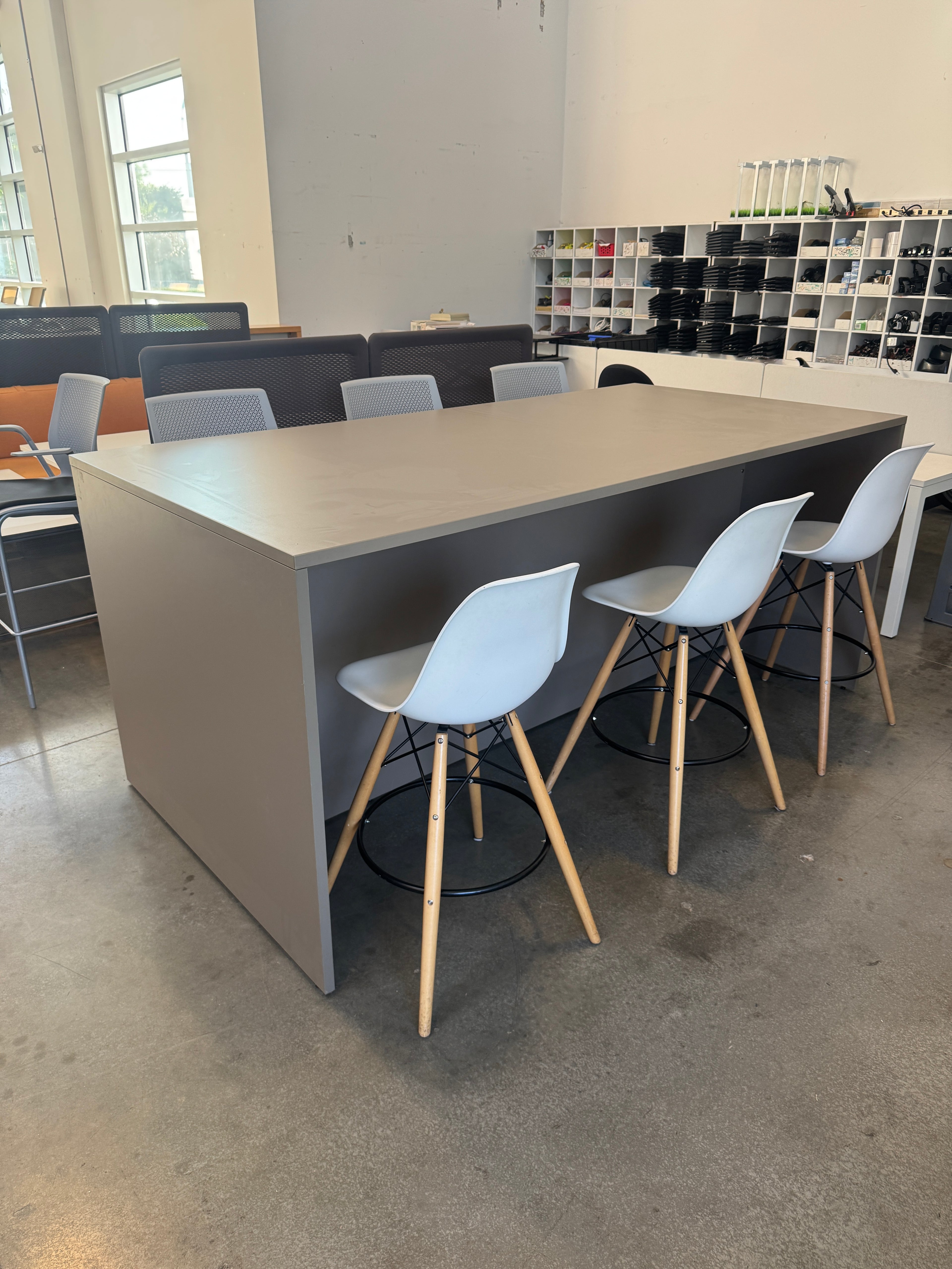 Enwork Standing Collaboration Table