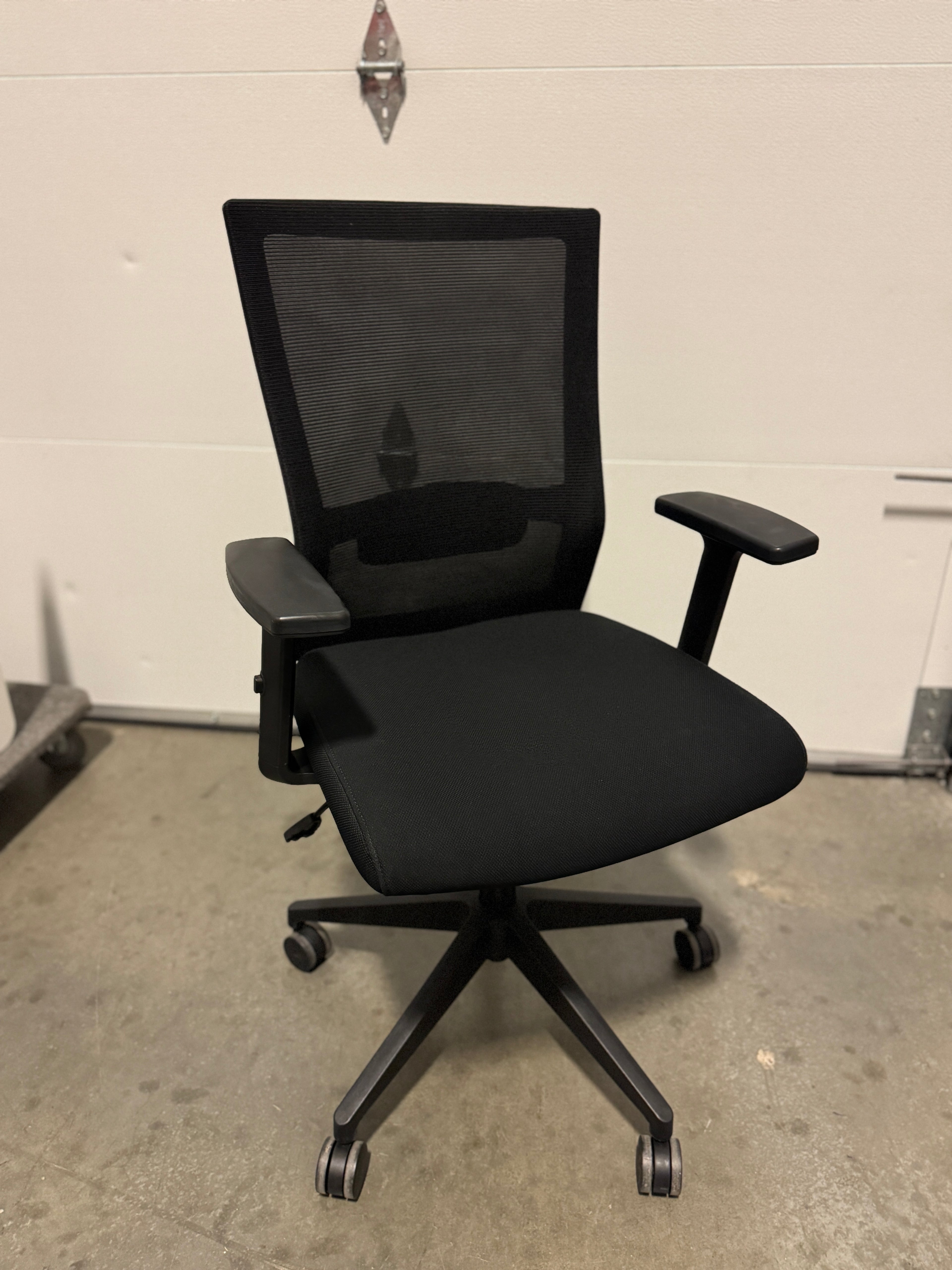 Mesh Ergonomic Task Chair w/ Lumbar