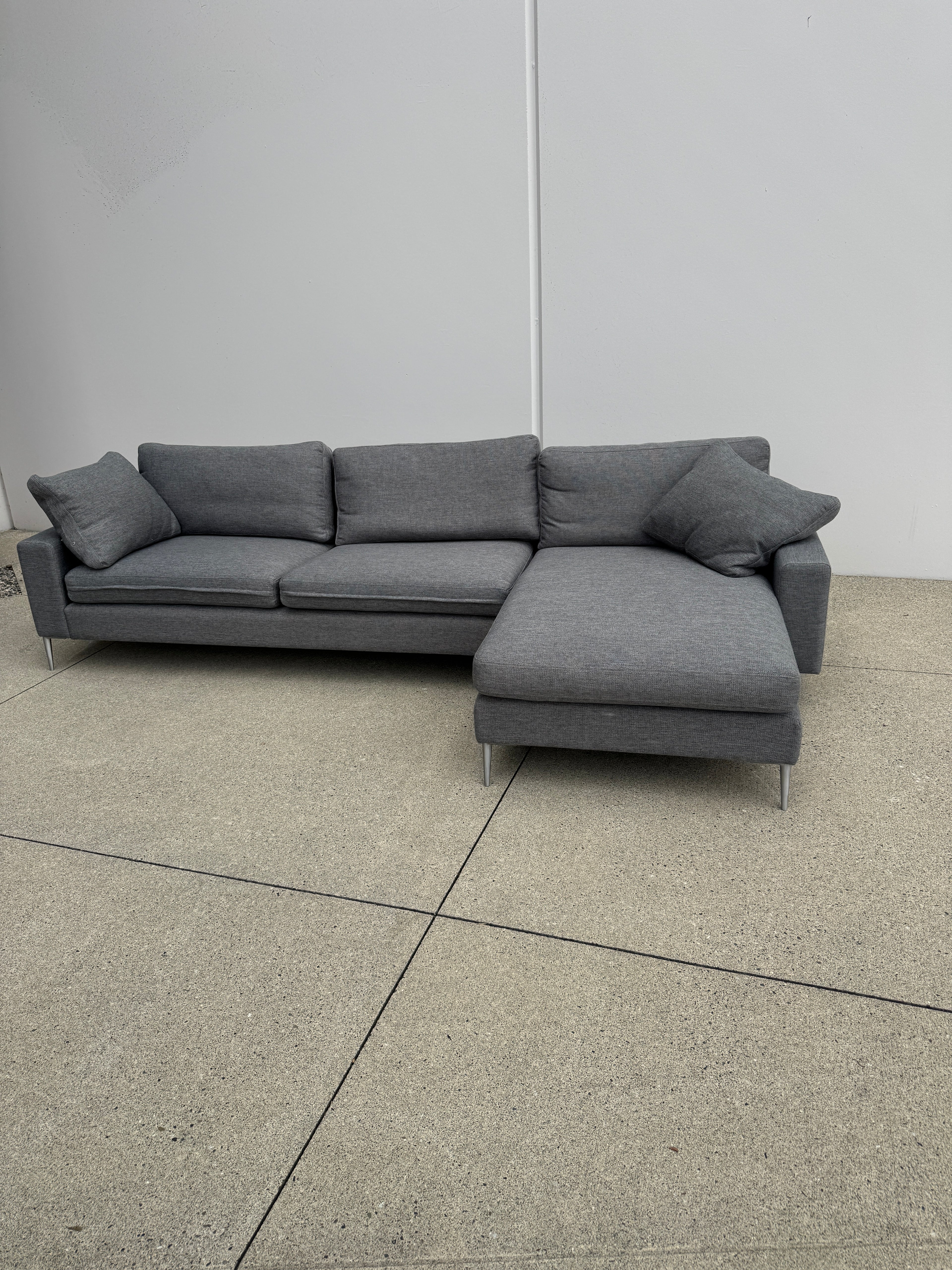 Article Burrard Right-Hand Sectional Couch