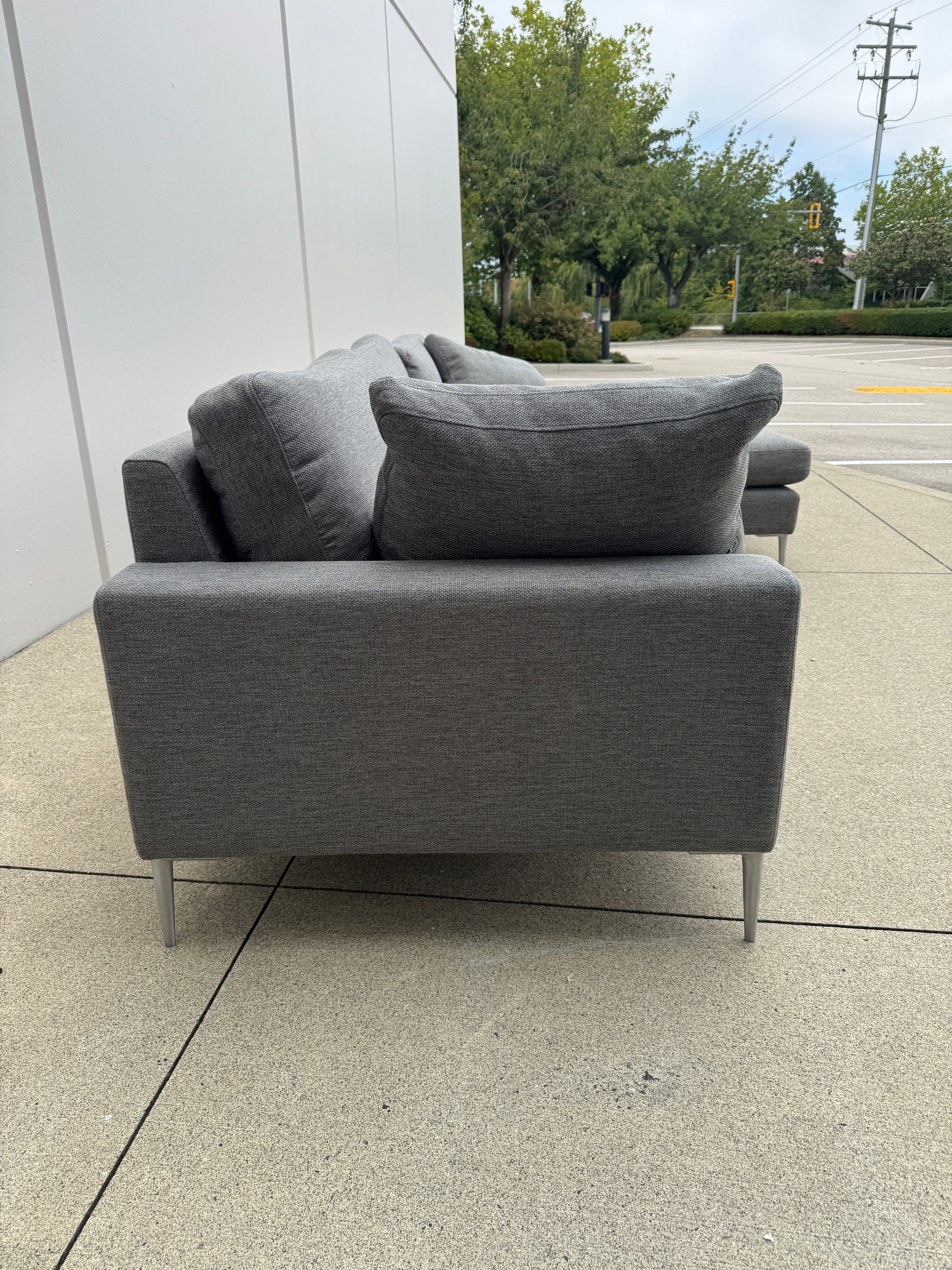 Article Burrard Right-Hand Sectional Couch