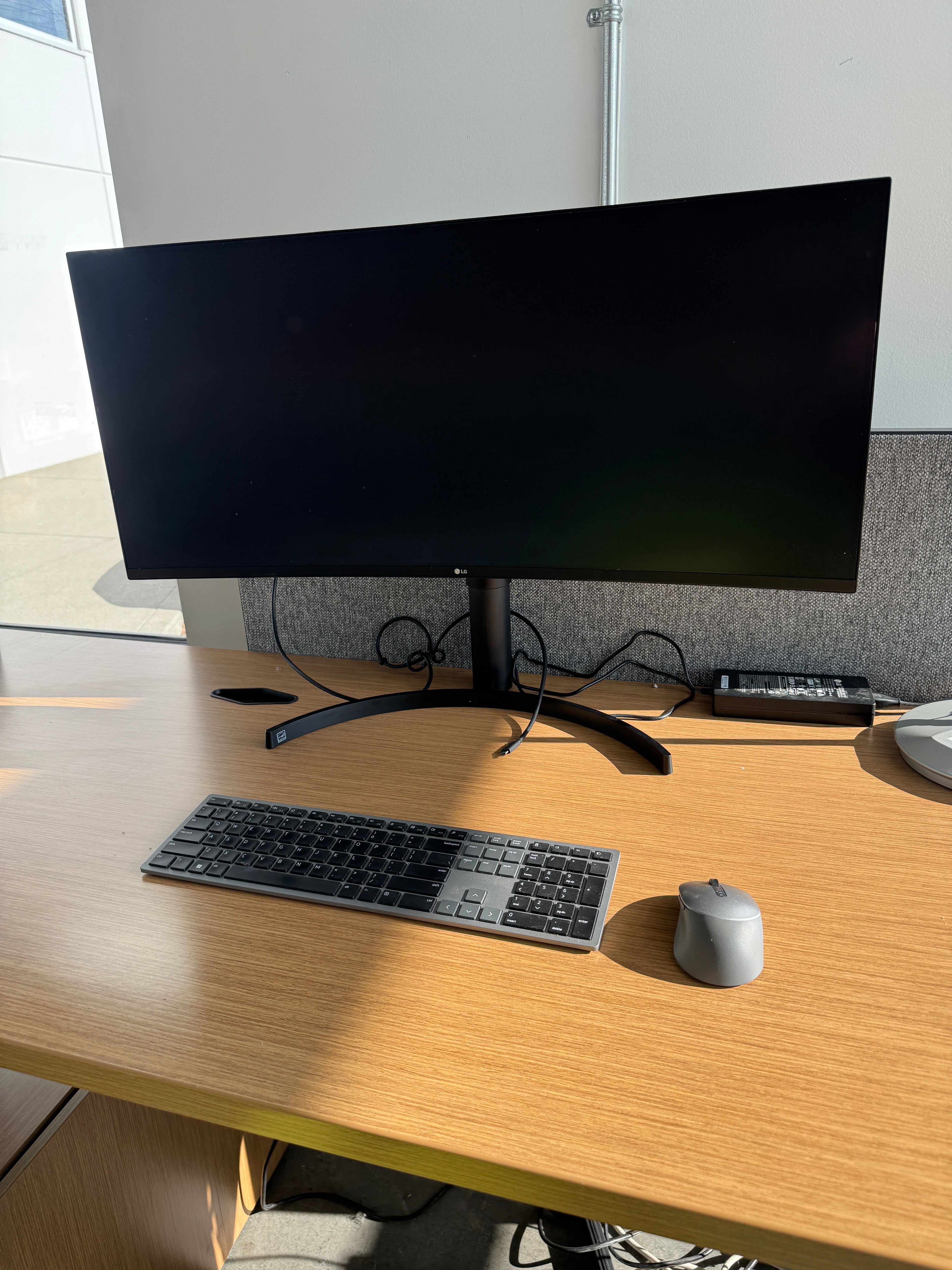 LG 35" Curved UltraWide Monitor – USB-C | 100Hz | HDR