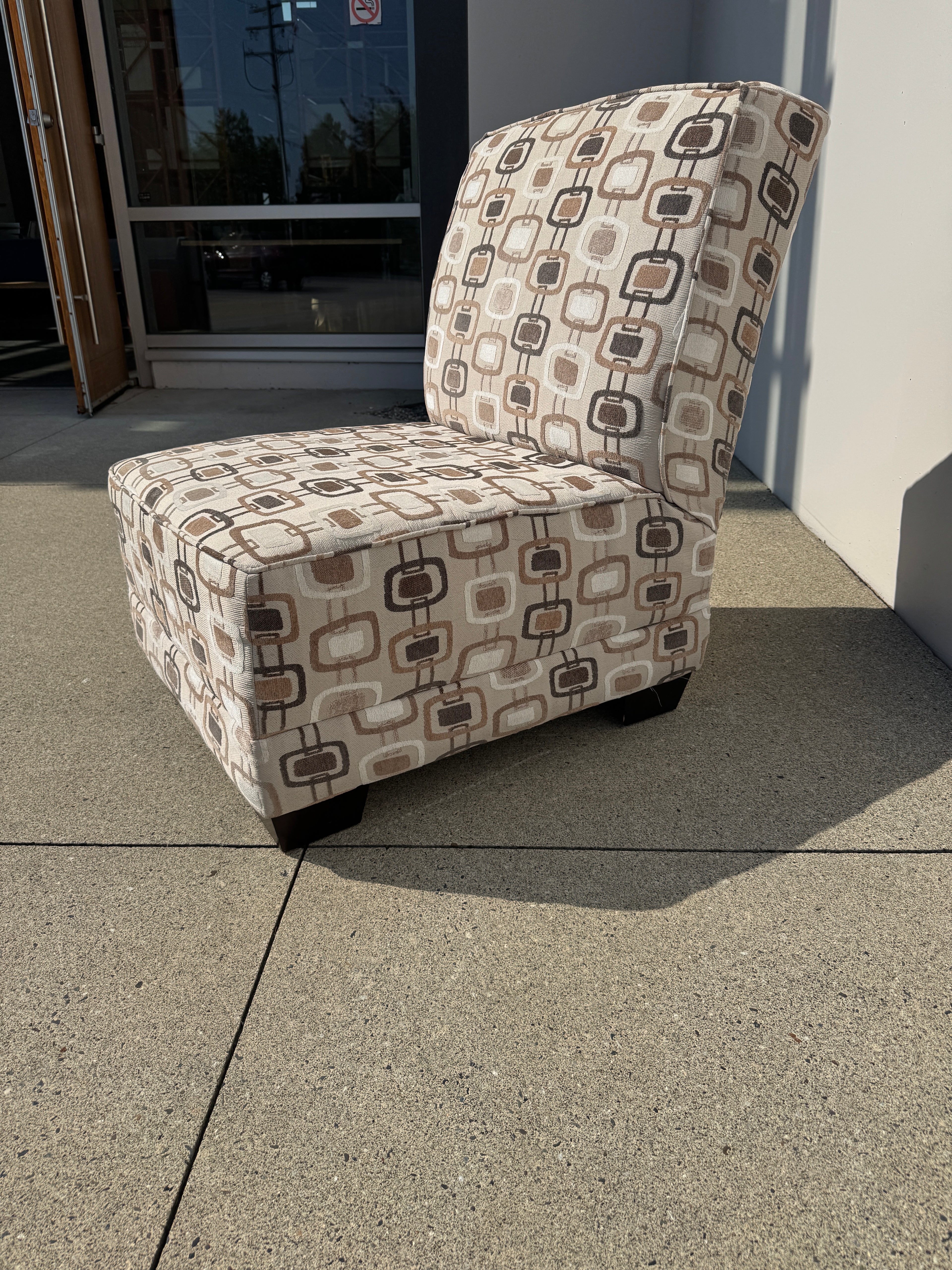 Global Single Lounge Chair – Commercial Reception Seating