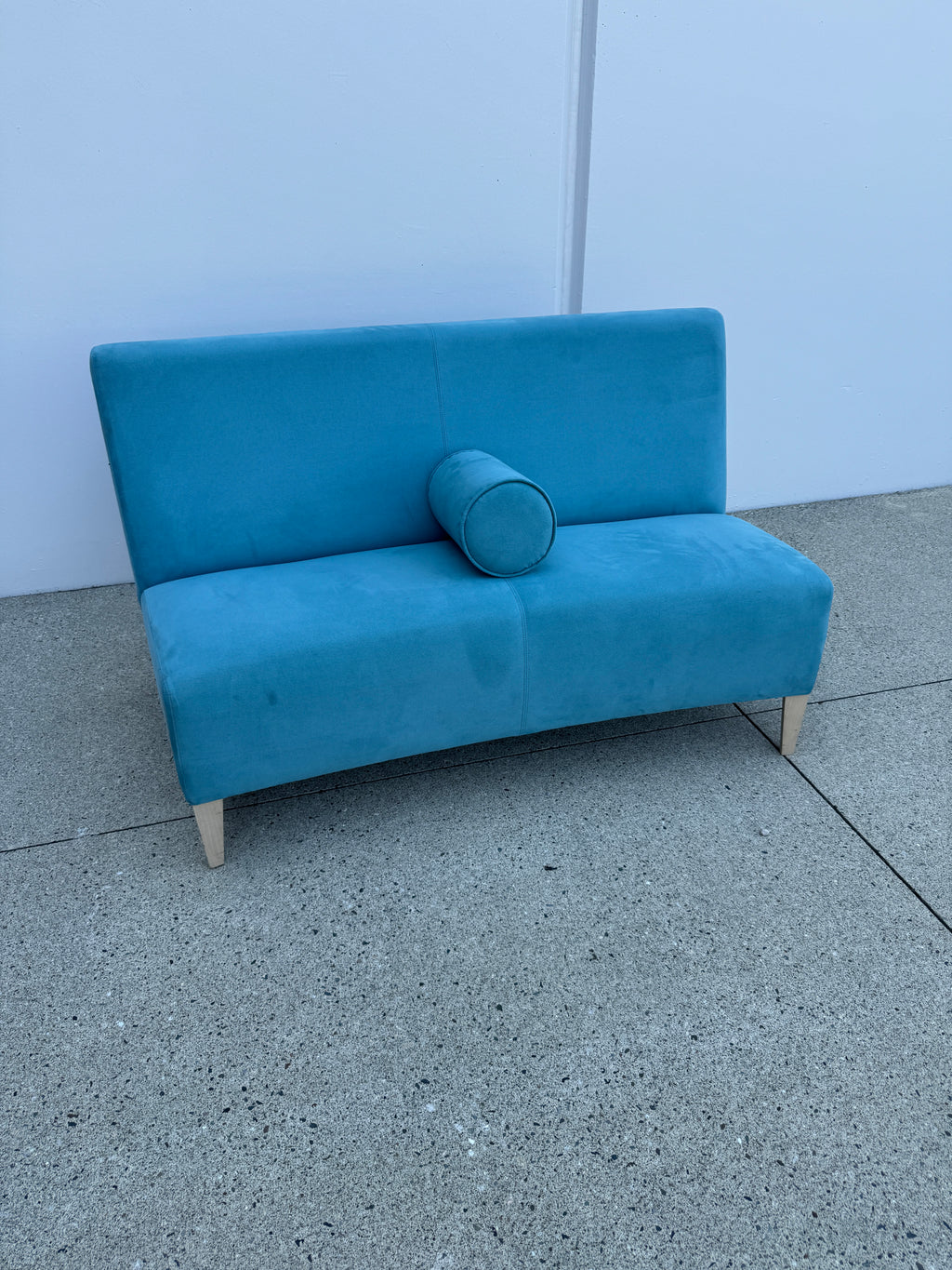 Steelcase Coalesse Circa Lounge Sofa – 54" Double Seater