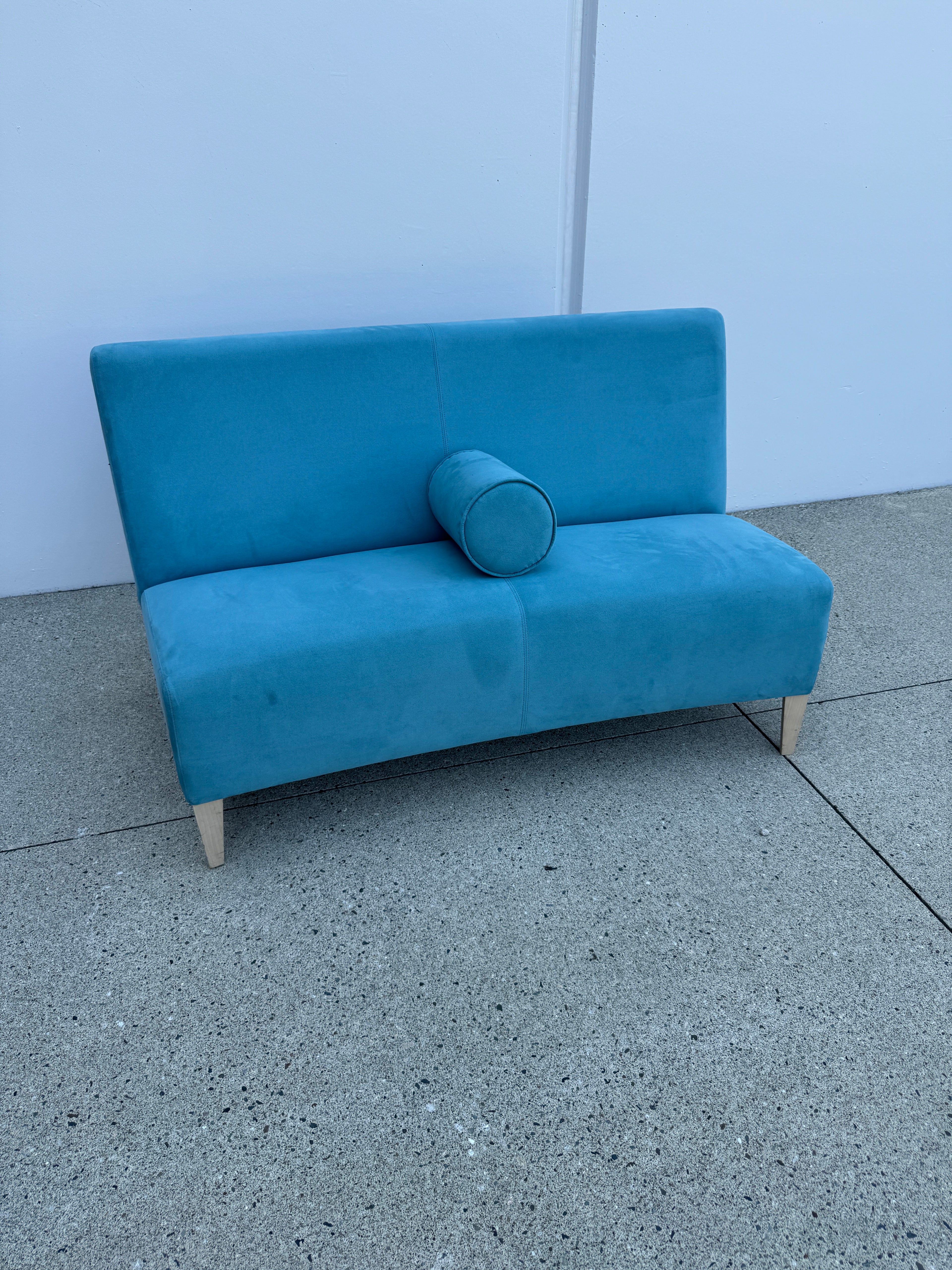 Steelcase Coalesse Circa Lounge Sofa – 54" Double Seater