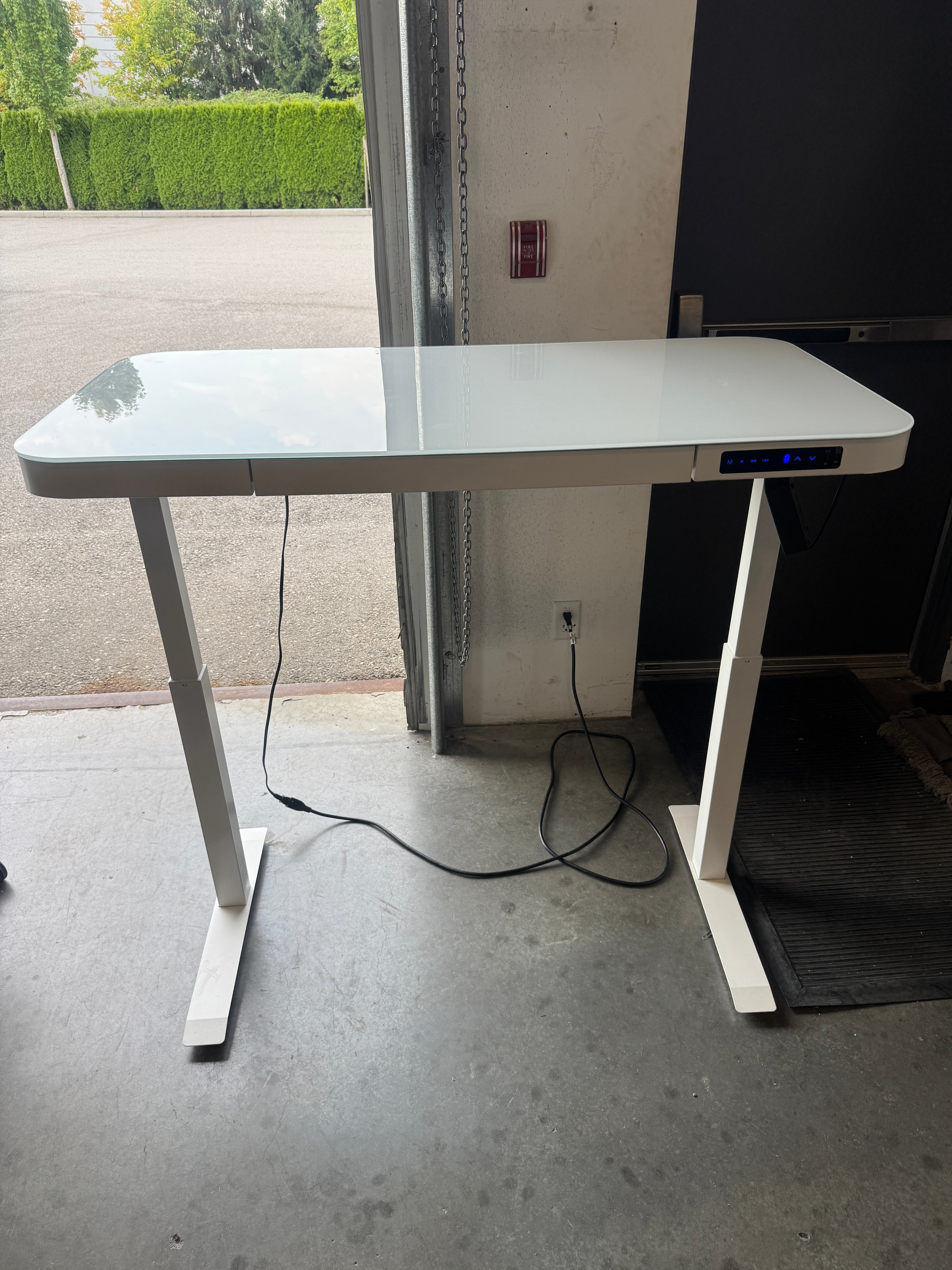 AirLIFT Electric Glass Sit-Stand Desk – 48" x 24"