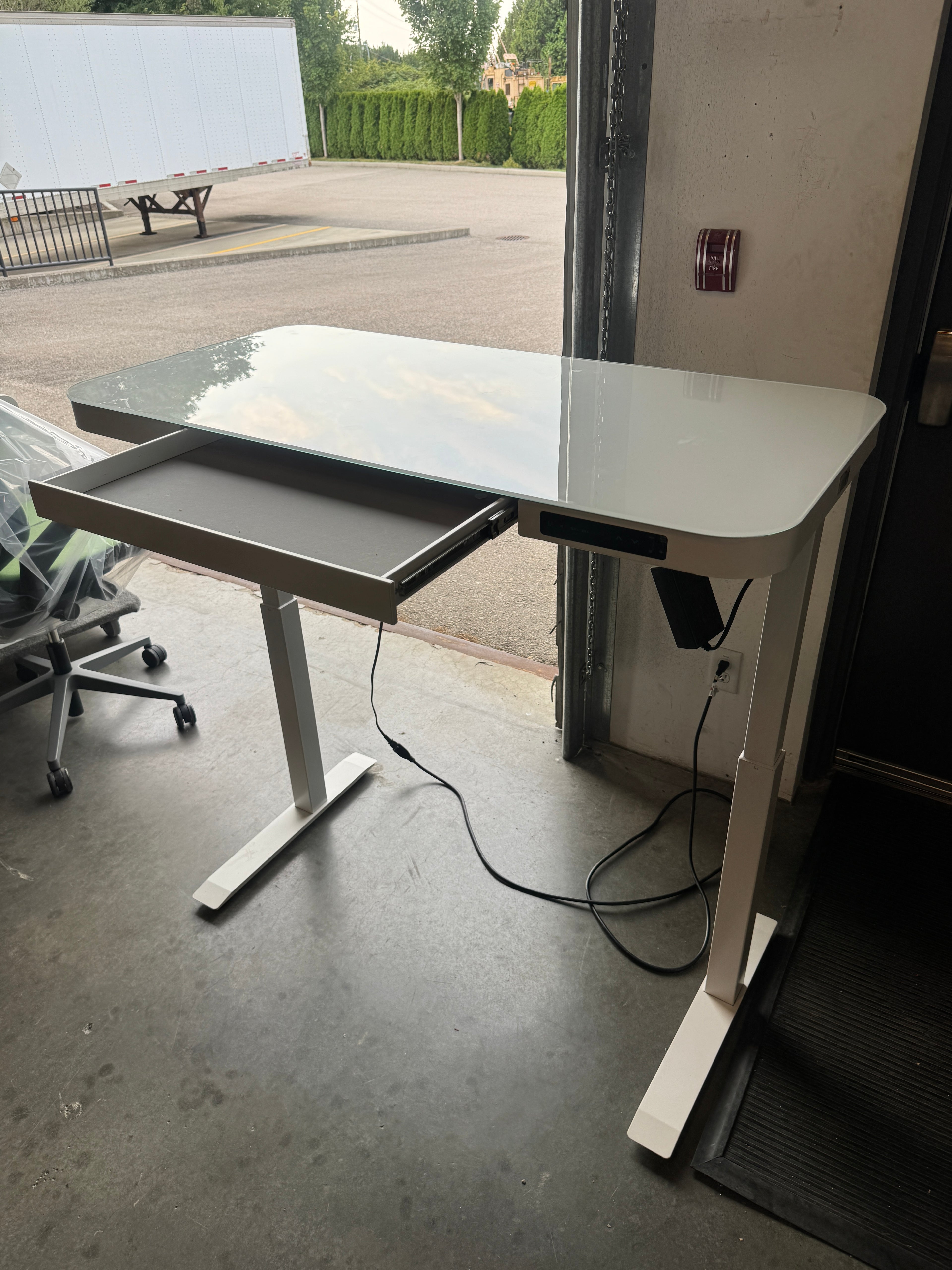 AirLIFT Electric Glass Sit-Stand Desk – 48" x 24"