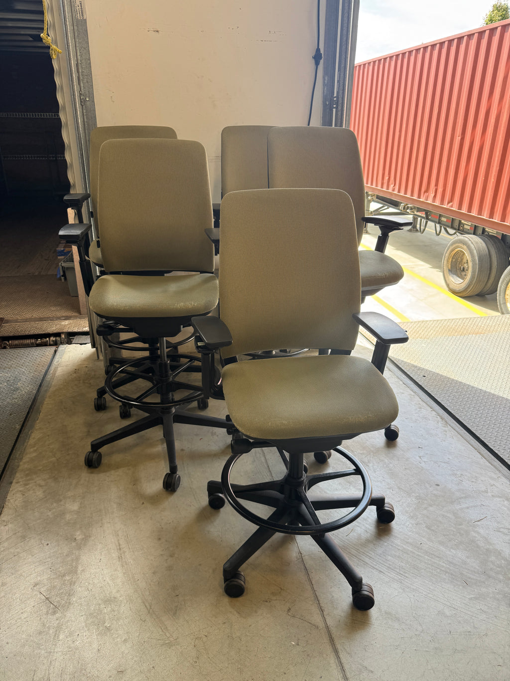 Steelcase Amia Drafting Stool / Counter Height Chair