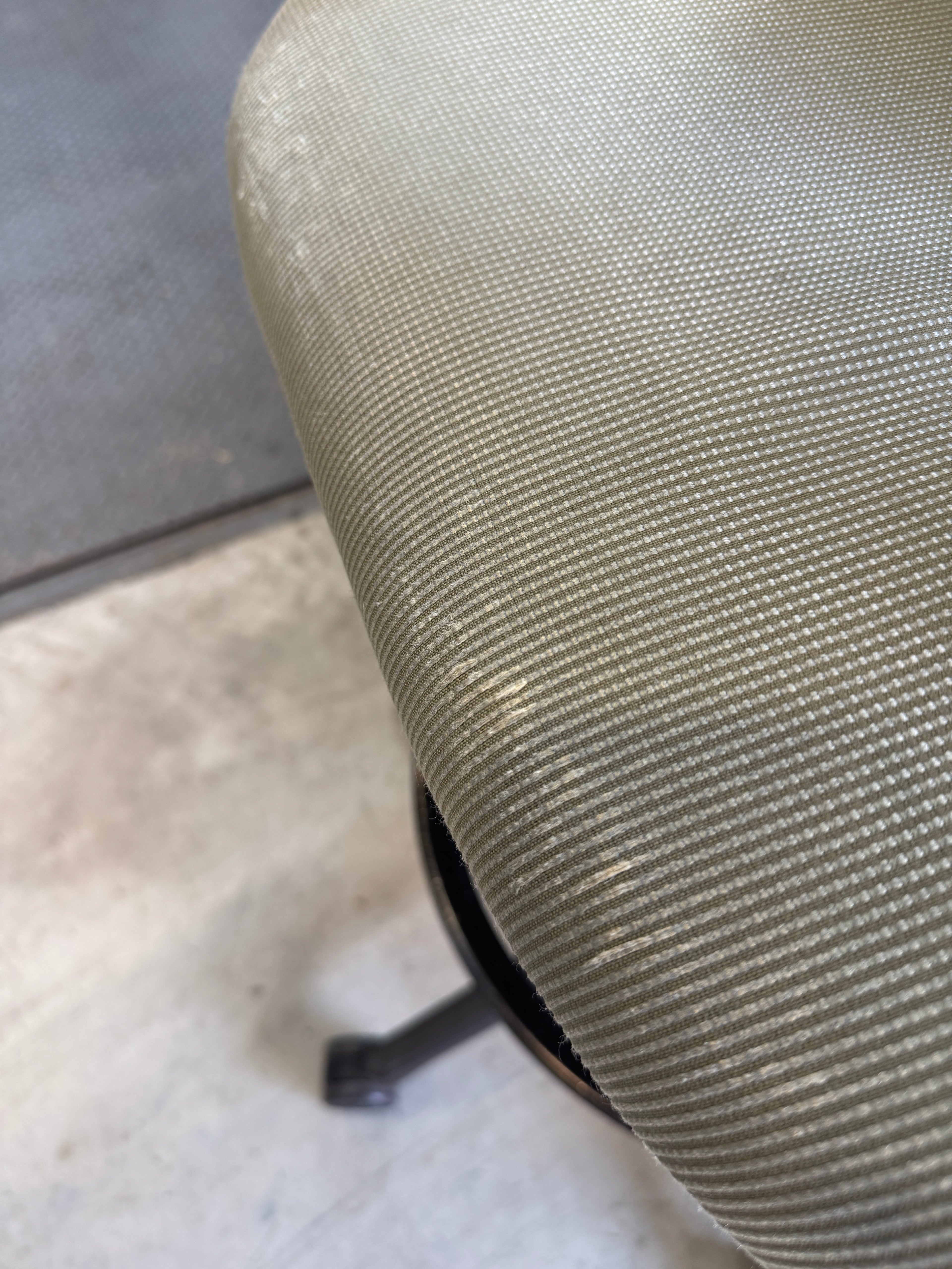 Steelcase Amia Drafting Stool / Counter Height Chair