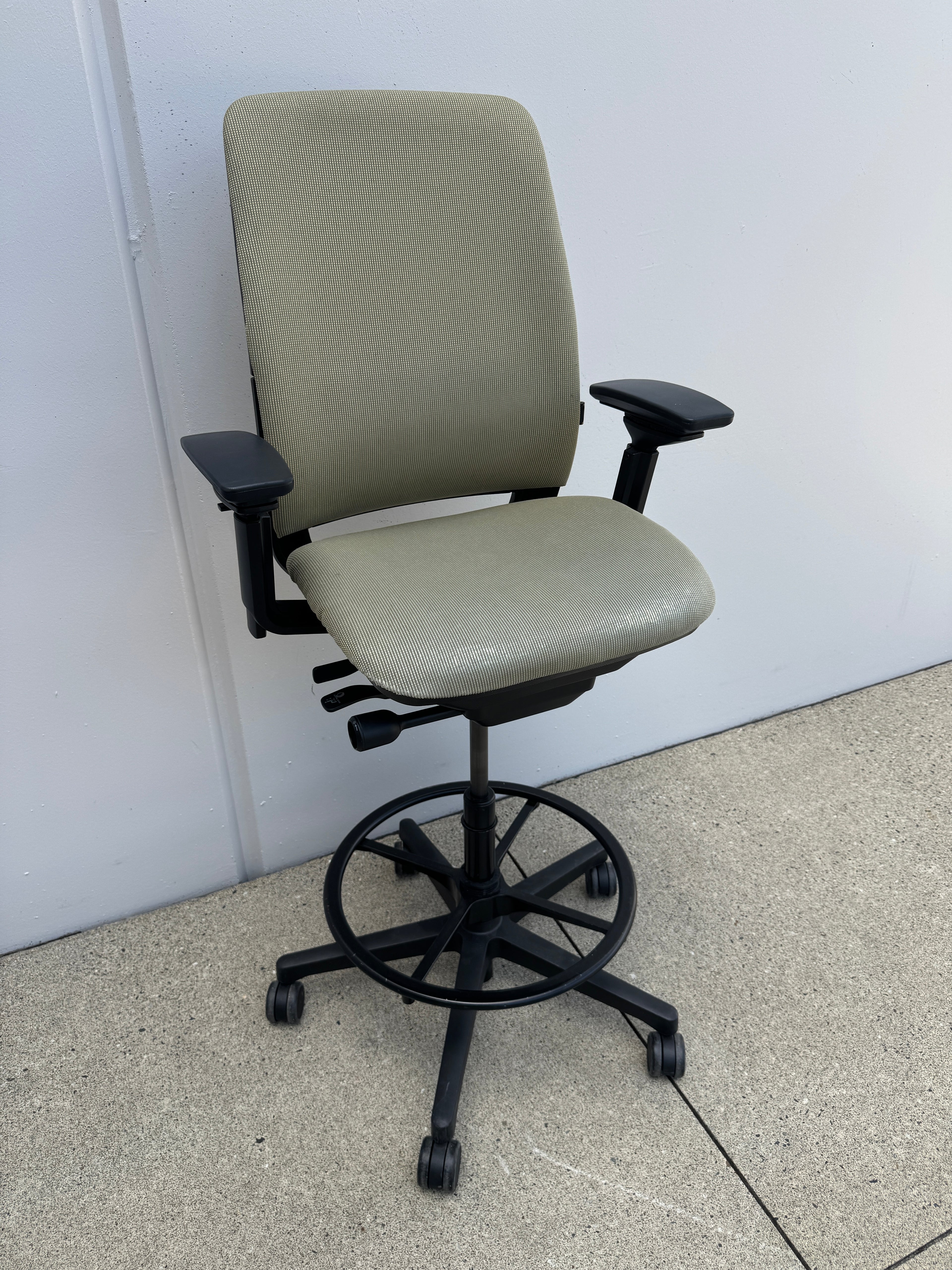 Steelcase Amia Drafting Stool / Counter Height Chair