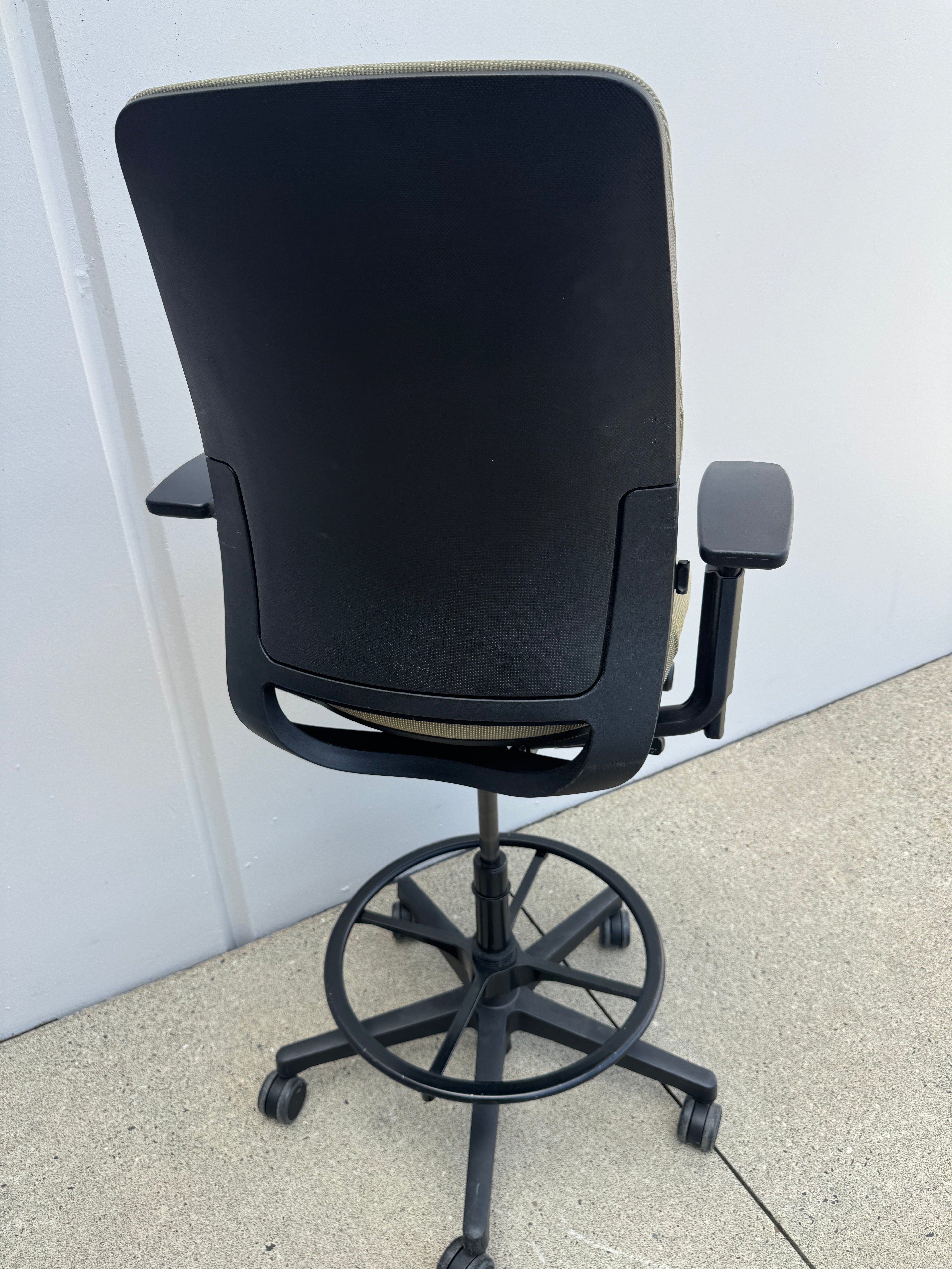 Steelcase Amia Drafting Stool / Counter Height Chair