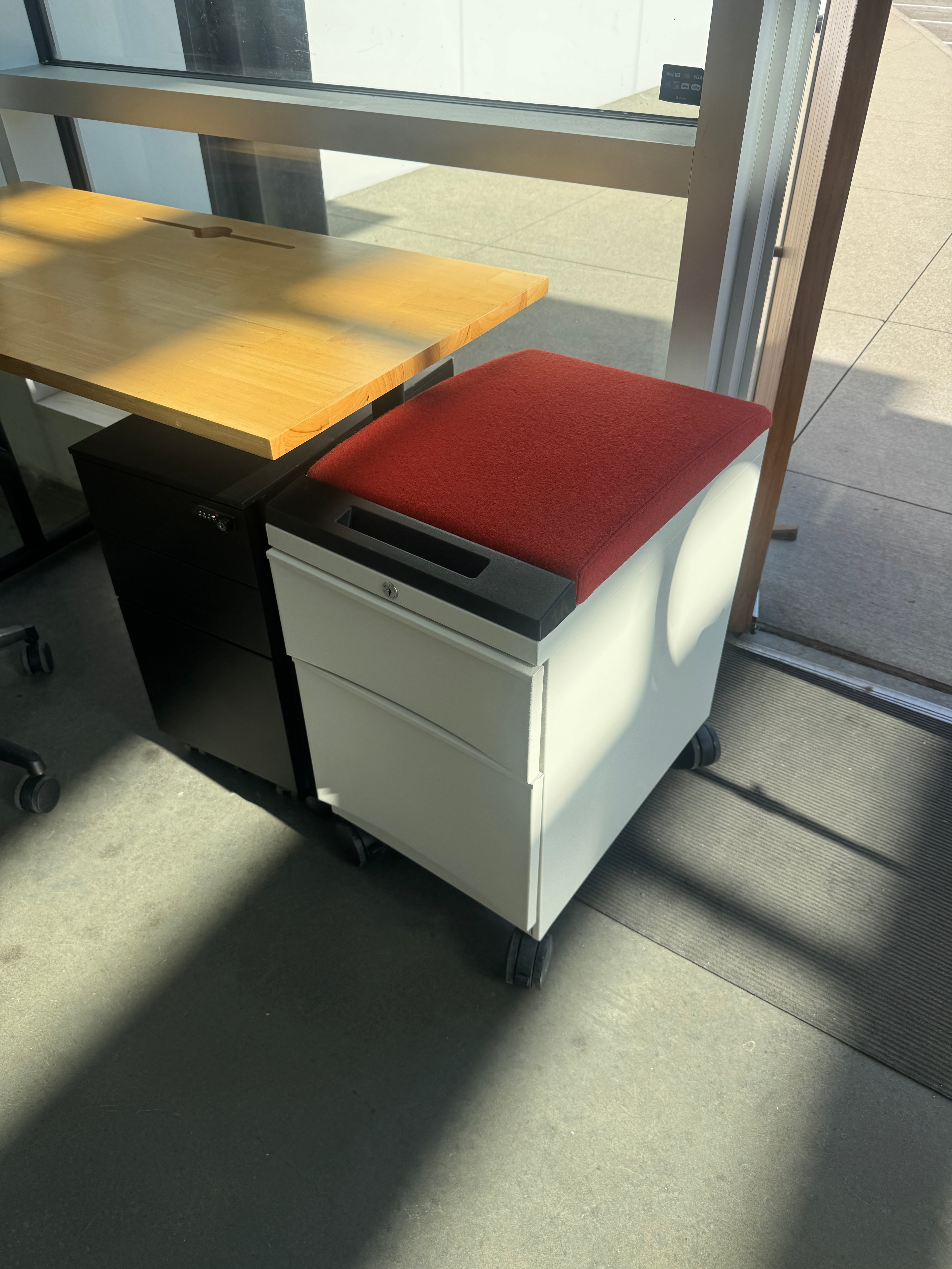 Teknion 2-Drawer Mobile Pedestal – Locking with Cushion Top