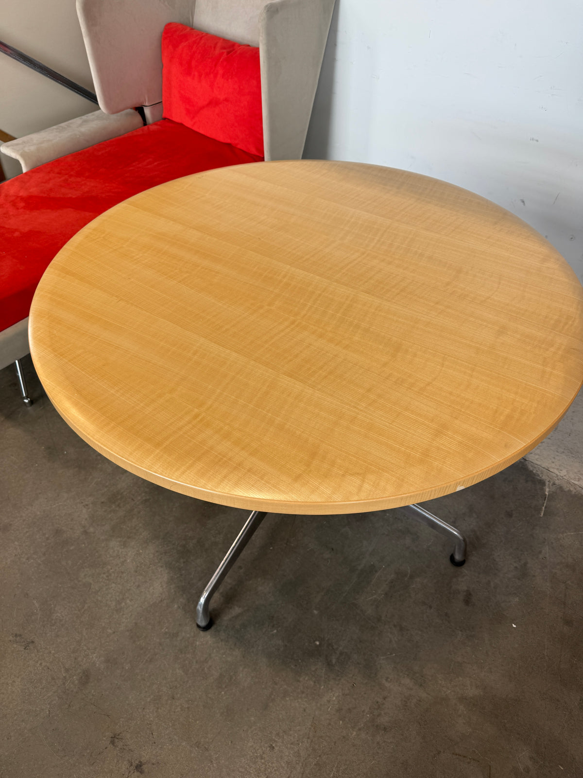 Herman Miller Eames 42” Round Table