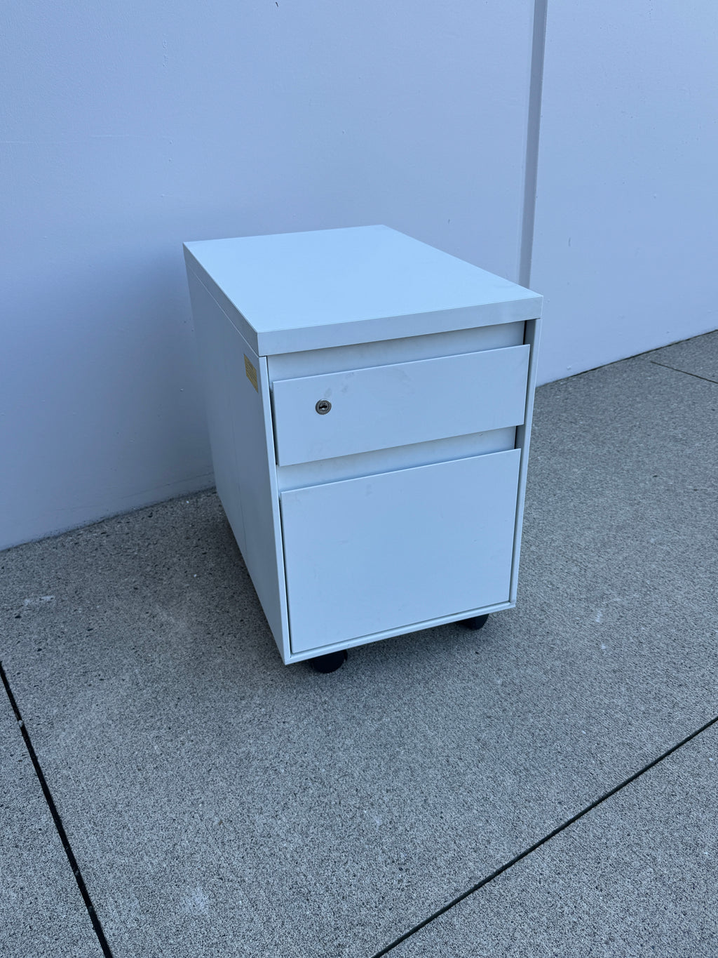 Steelcase Mobile Pedestal – Locking 2-Drawer