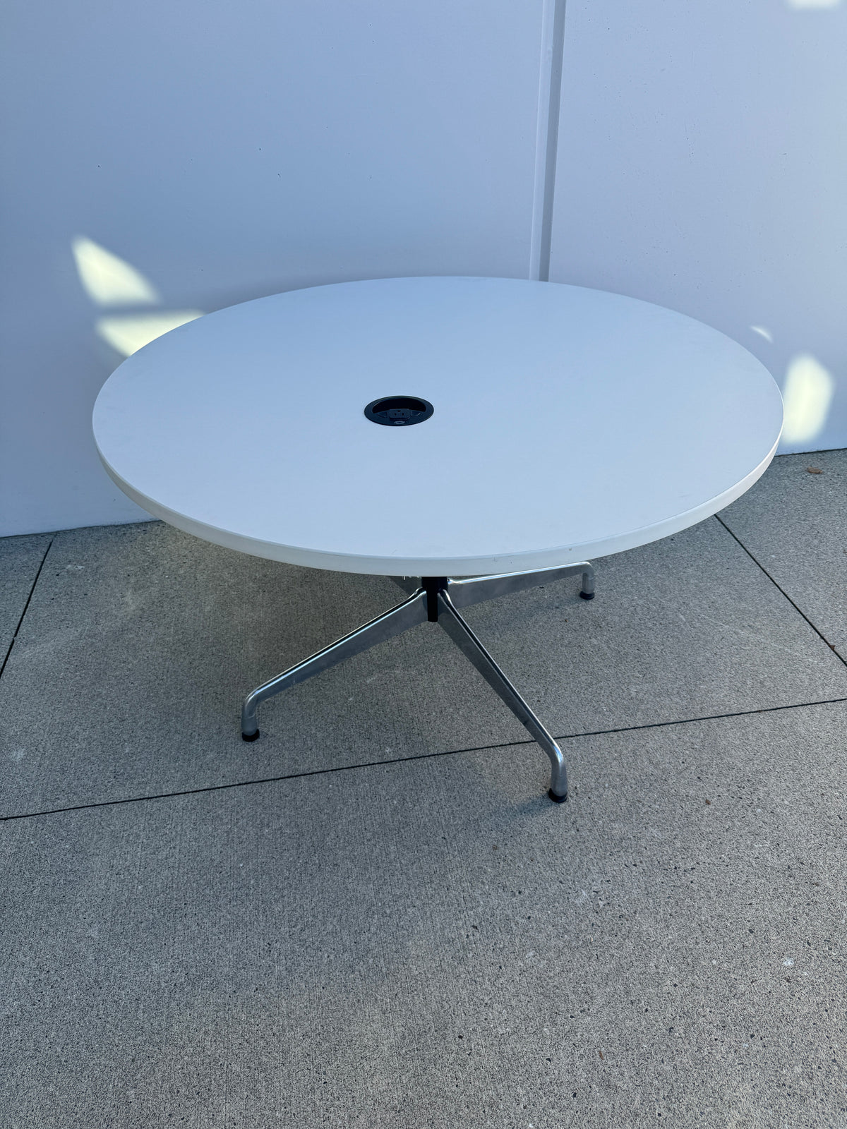 Herman Miller Eames Powered Round Table
