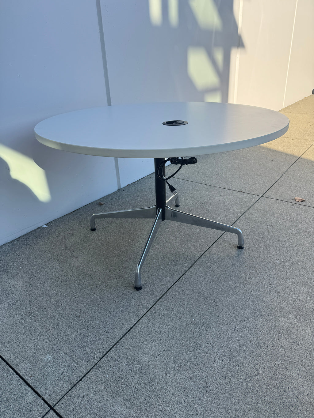 Herman Miller Eames Powered Round Table