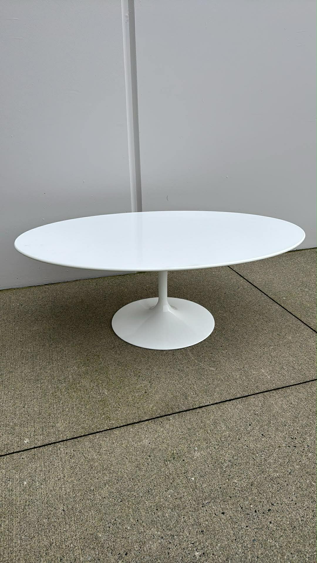 Knoll Saarinen Oval Tulip Coffee Table - 47” x 17”