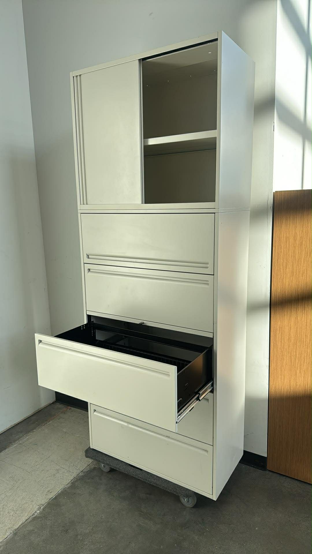 Haworth 5-Drawer Storage Cabinet with Top Storage